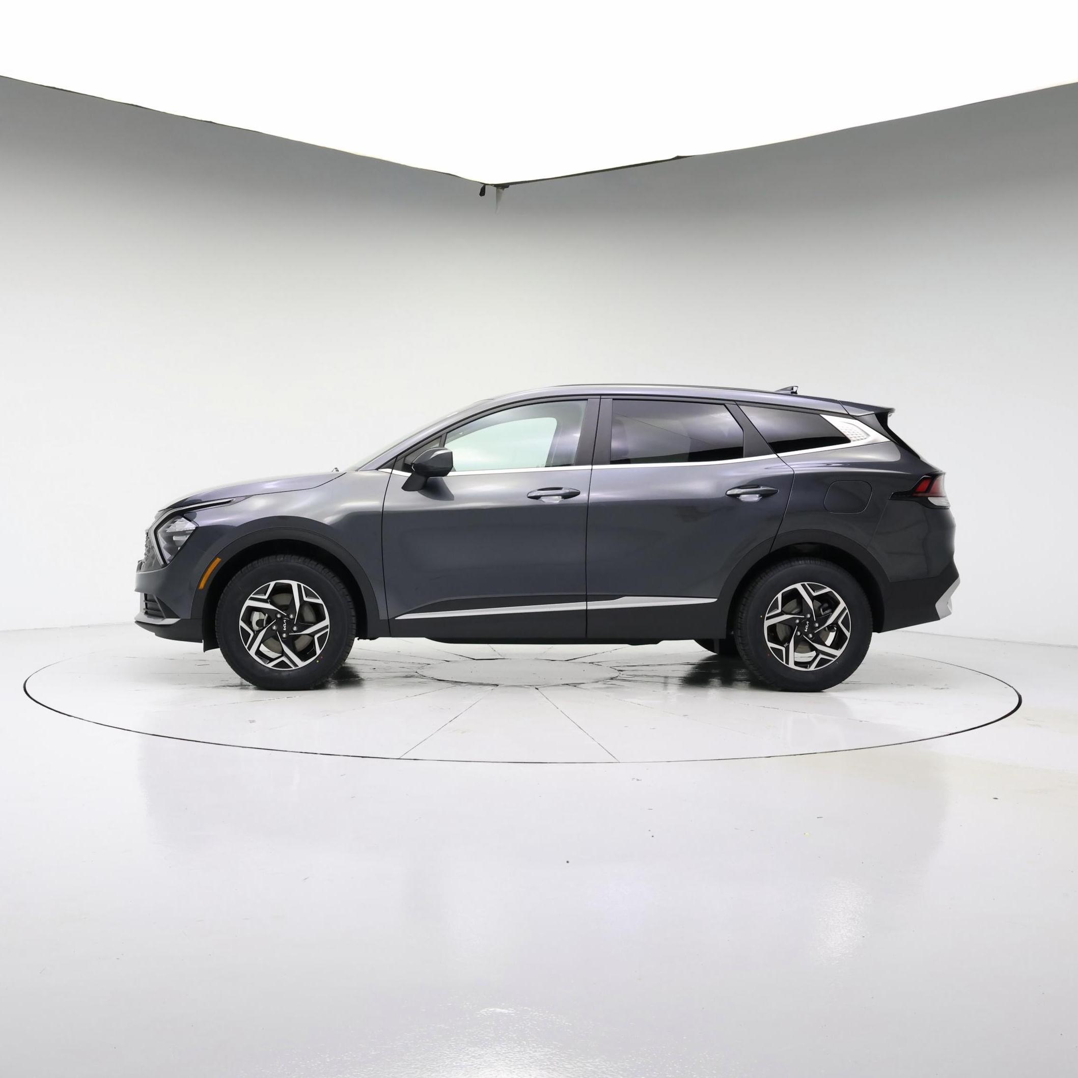 Thumbnail: 2023 Kia Sportage - 3
