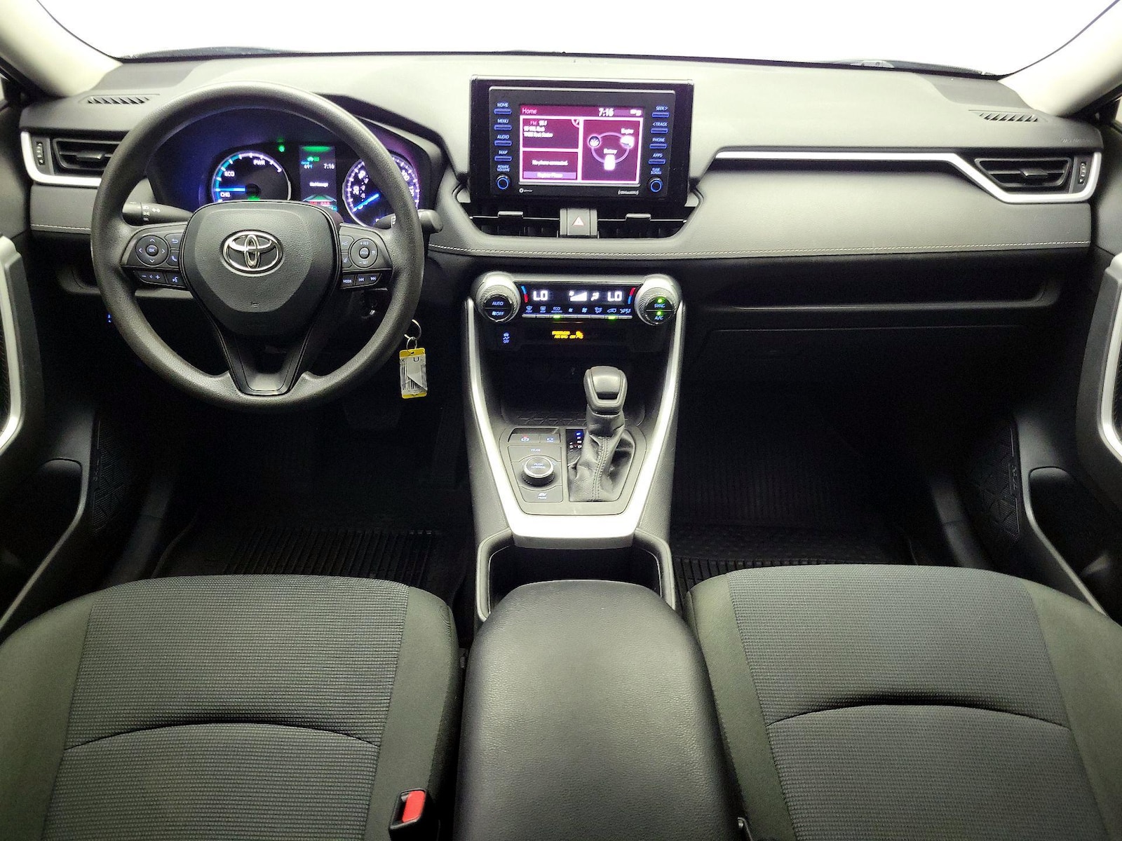 2022 Toyota RAV4 LE - Photo 10