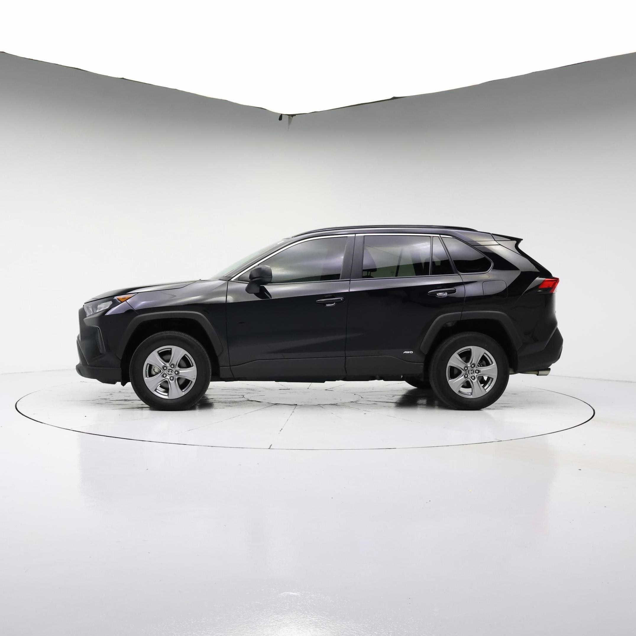Thumbnail: 2022 Toyota RAV4 - 3