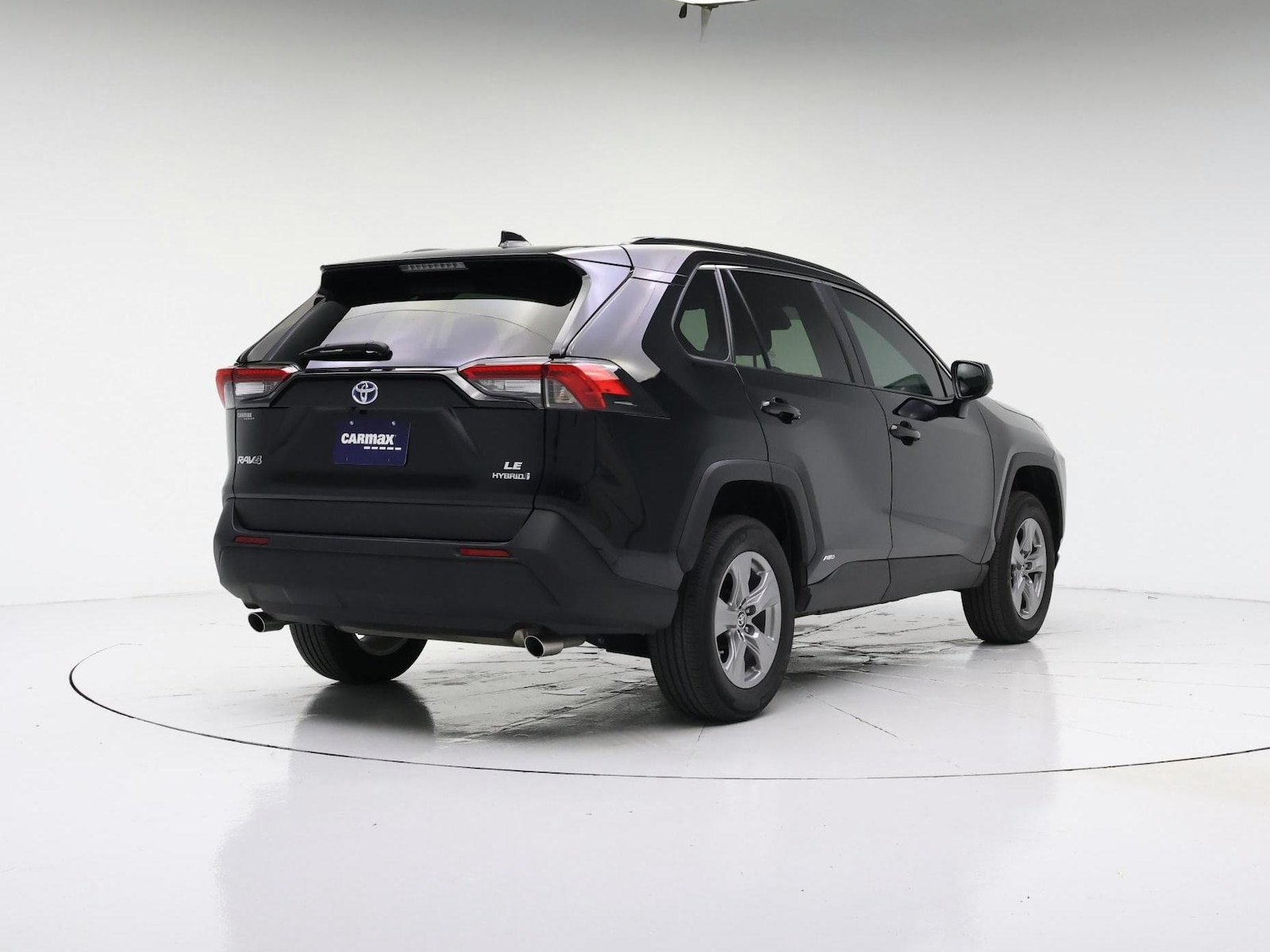 2022 Toyota RAV4 LE - Photo 9