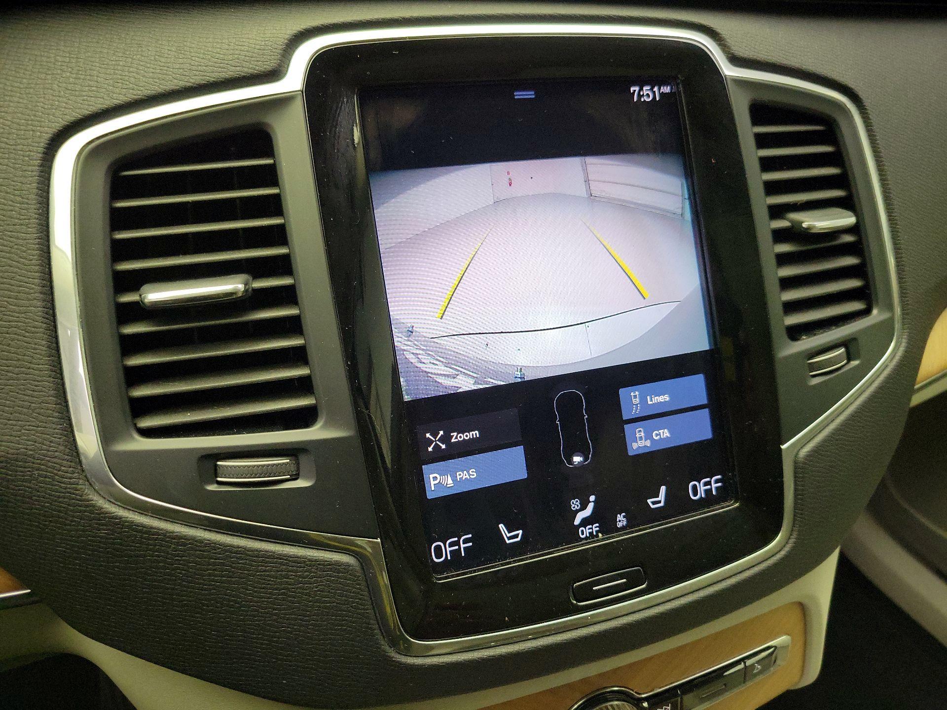 Thumbnail: 2022 Volvo XC90 - 15