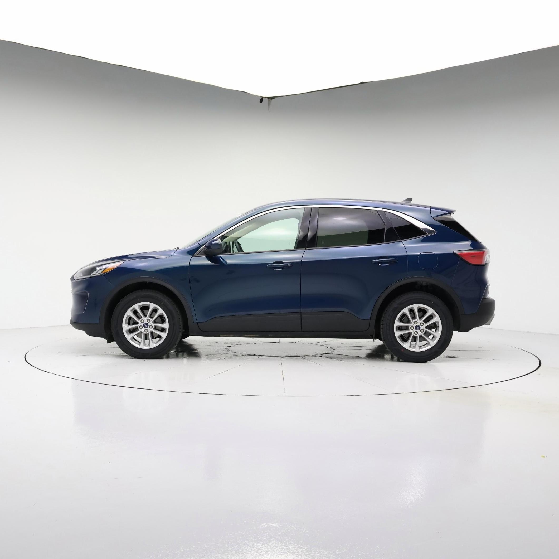 Thumbnail: 2020 Ford Escape - 3