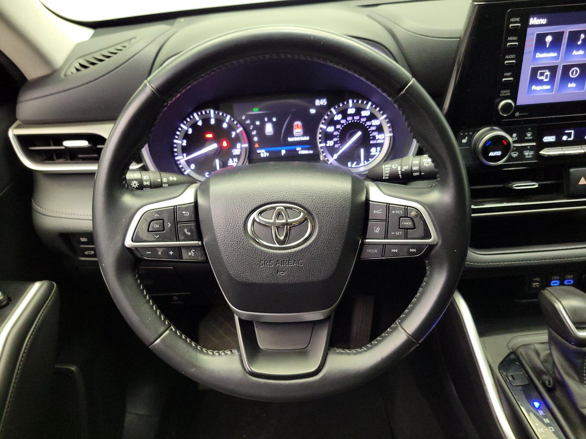 Thumbnail: 2022 Toyota Highlander - 10