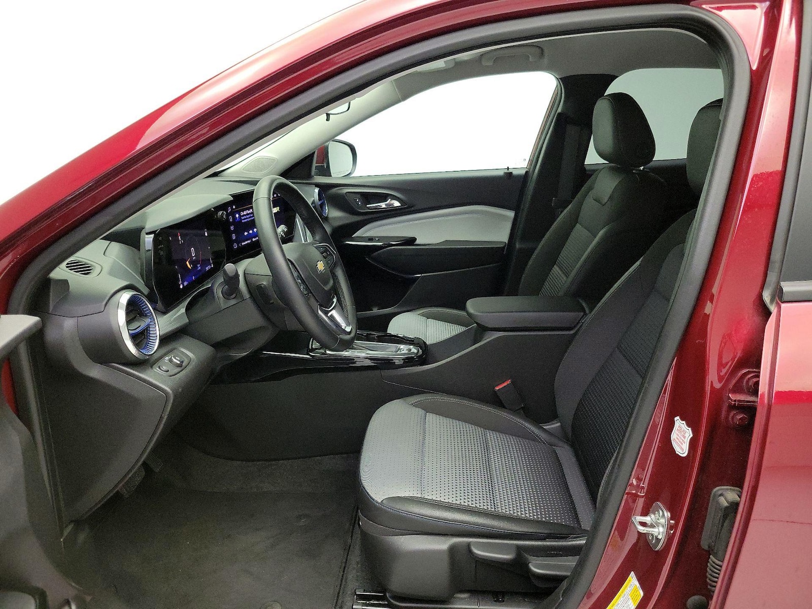 2025 Chevrolet Trax LT - Photo 12