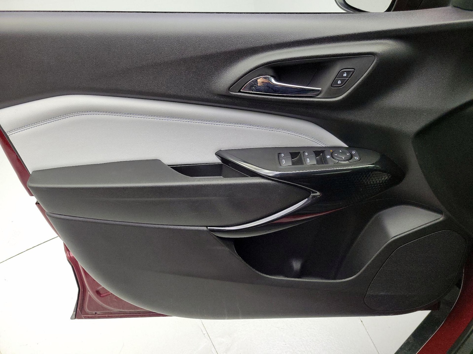 2025 Chevrolet Trax LT - Photo 13