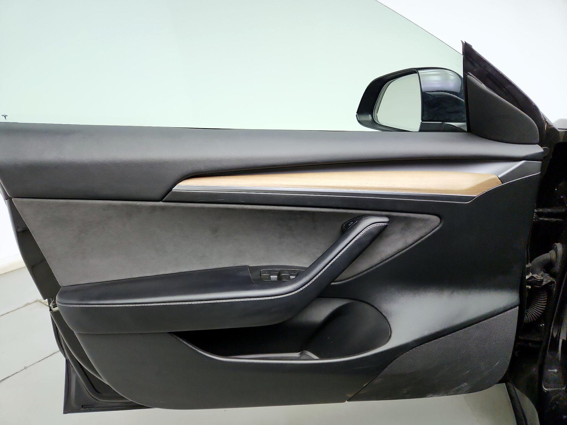 Thumbnail: 2023 Tesla Model 3 - 12