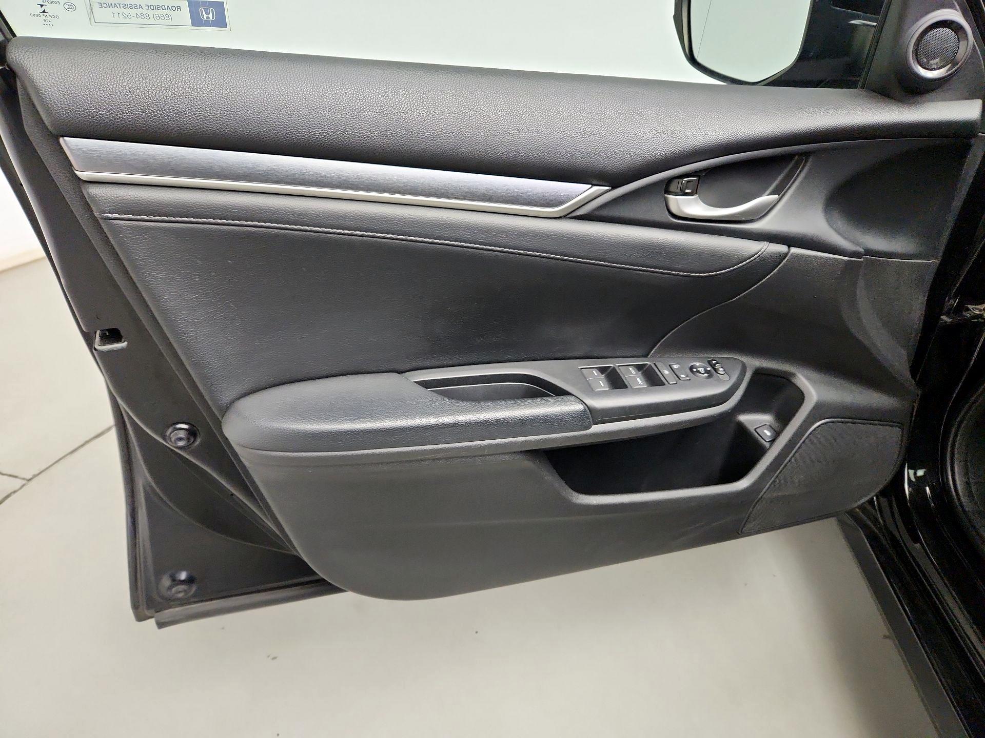 Thumbnail: 2016 Honda Civic - 12