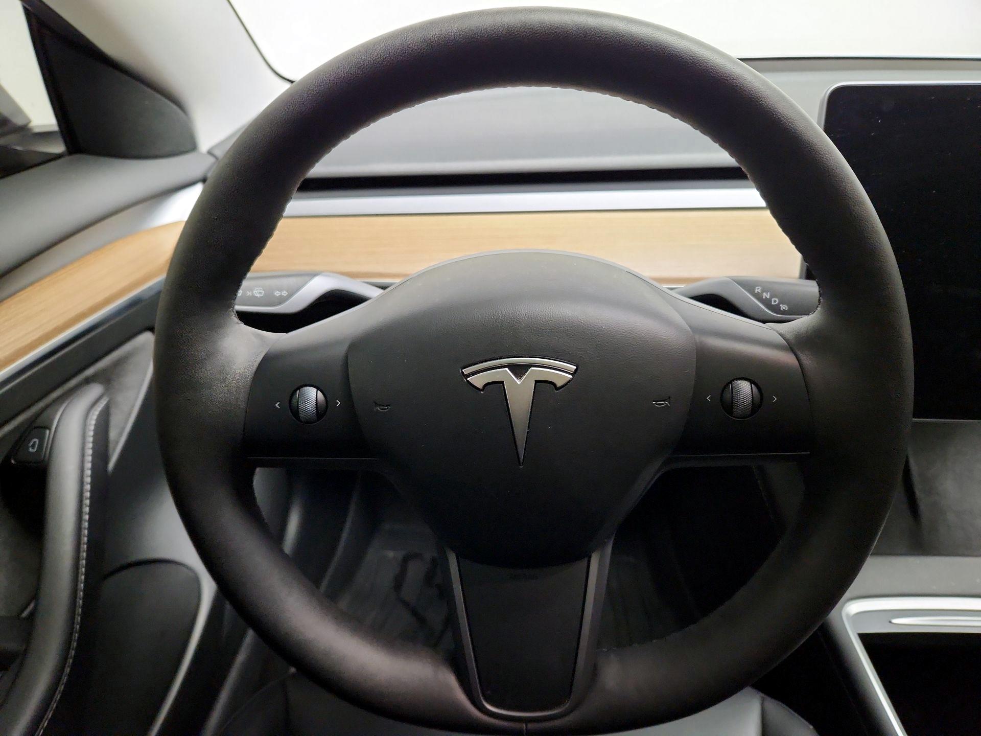 Thumbnail: 2023 Tesla Model 3 - 10