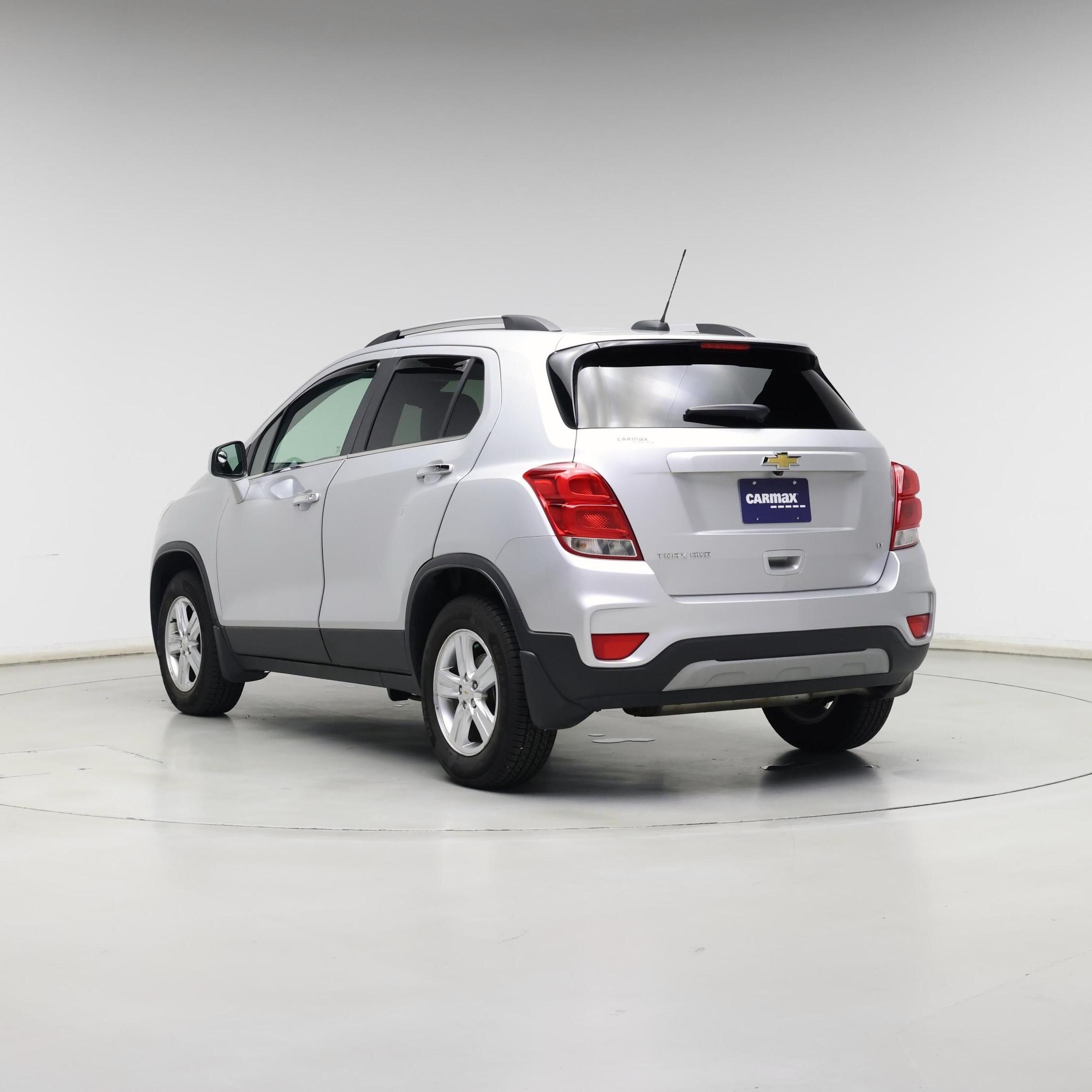 Thumbnail: 2017 Chevrolet Trax - 2