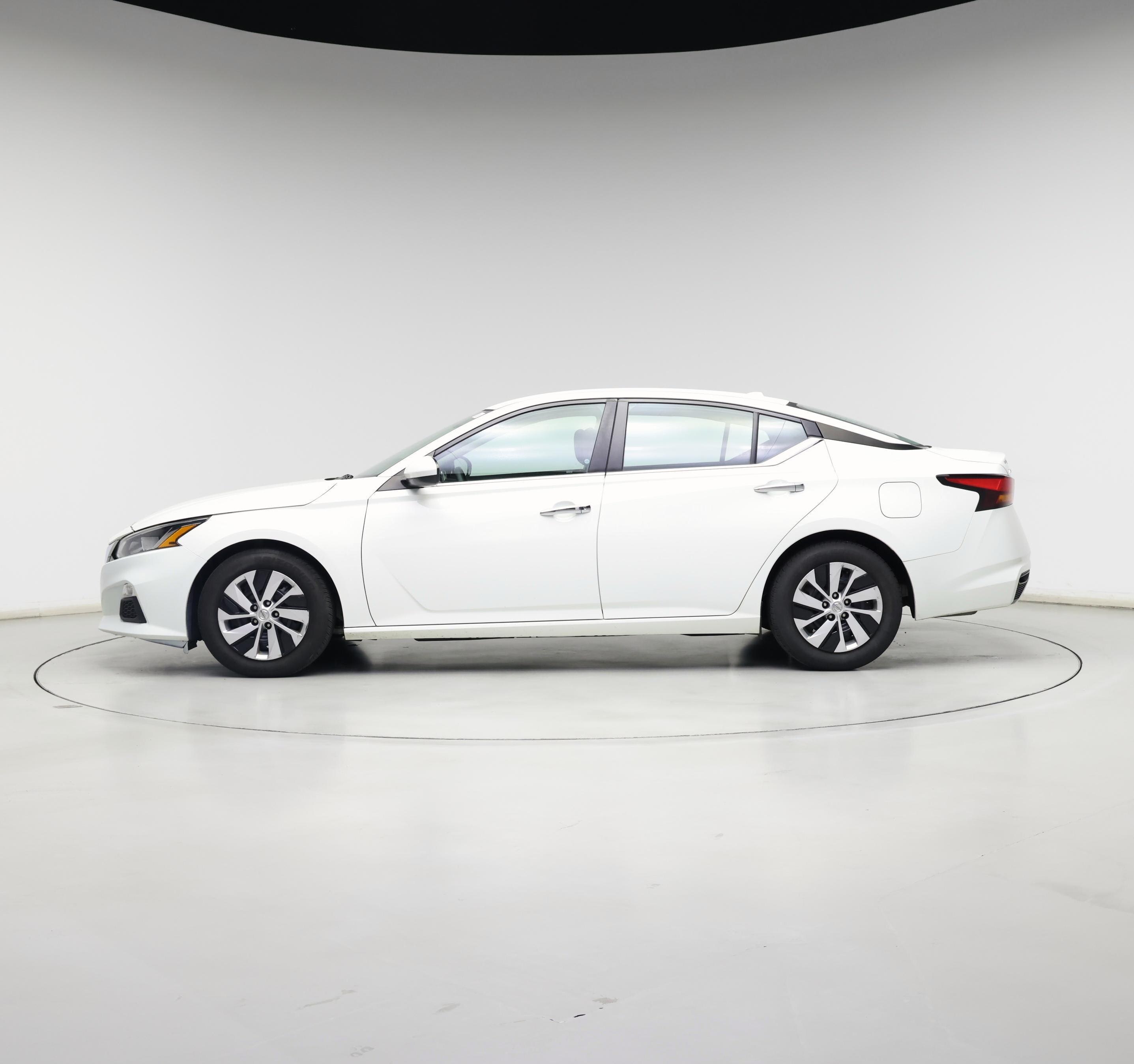 Thumbnail: 2020 Nissan Altima - 3