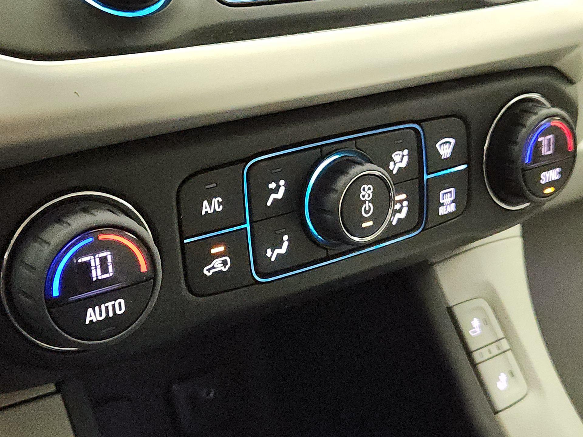 Thumbnail: 2019 GMC Acadia - 16