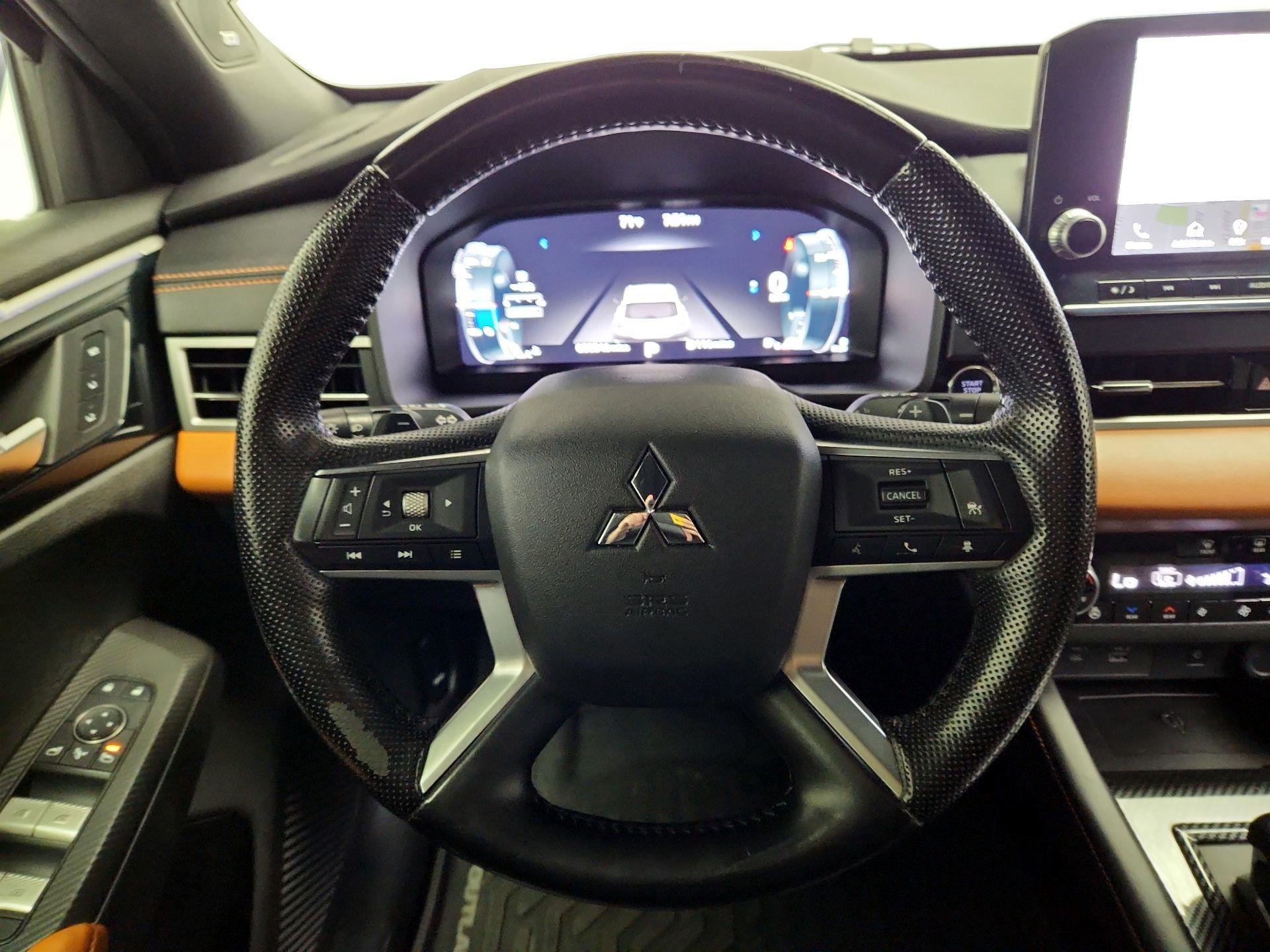 Thumbnail: 2022 Mitsubishi Outlander - 10