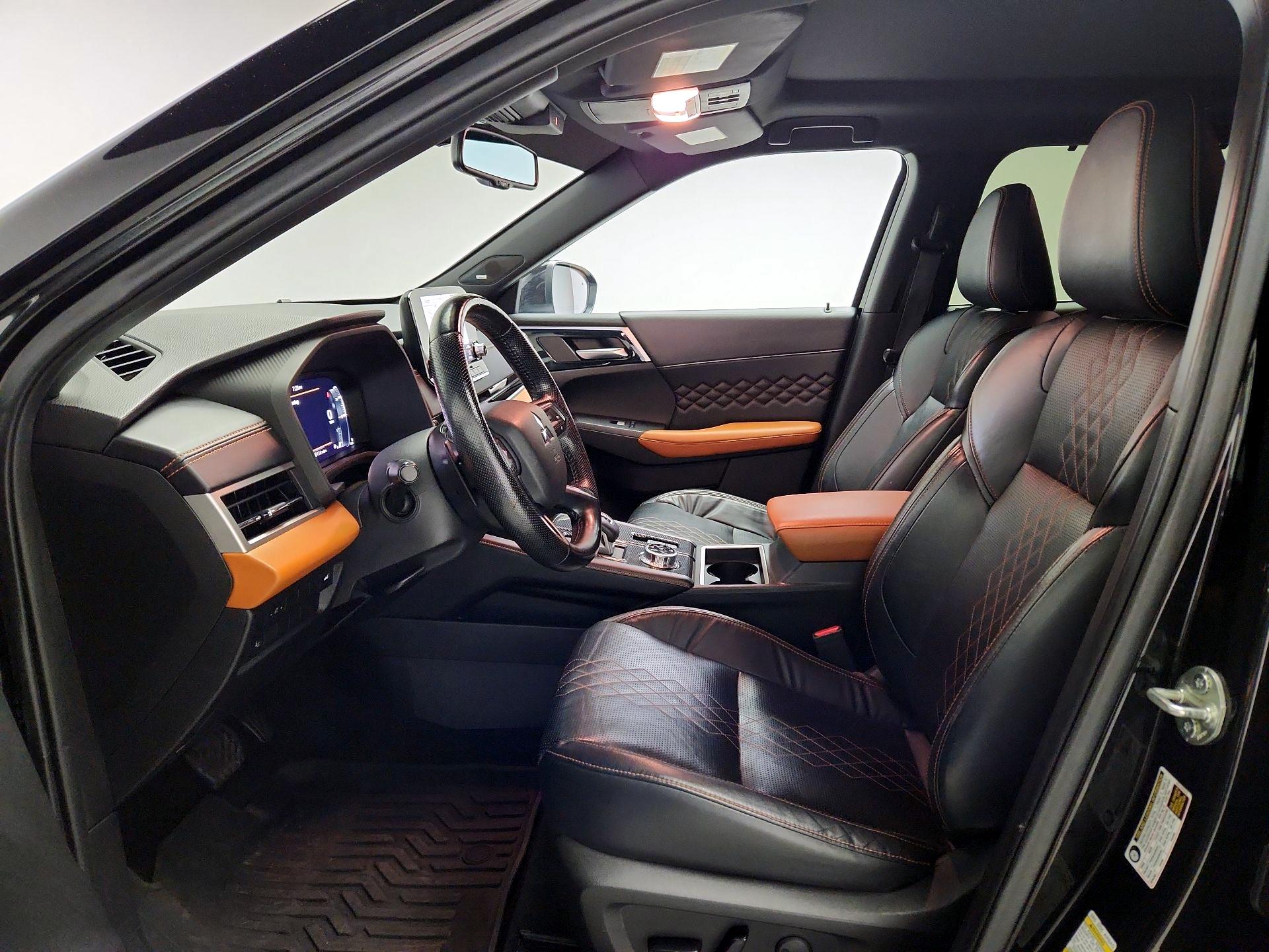 Thumbnail: 2022 Mitsubishi Outlander - 11