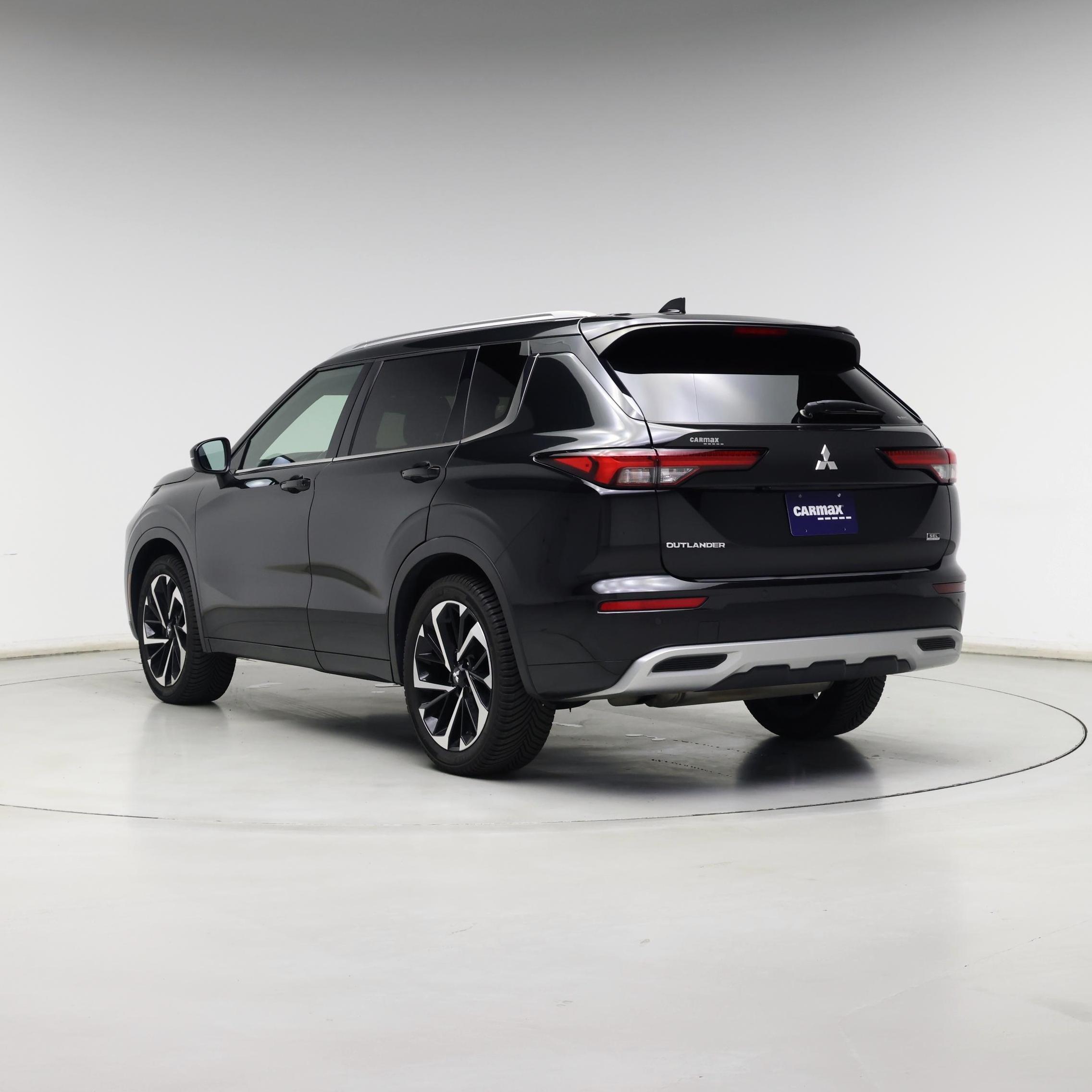 Thumbnail: 2022 Mitsubishi Outlander - 2