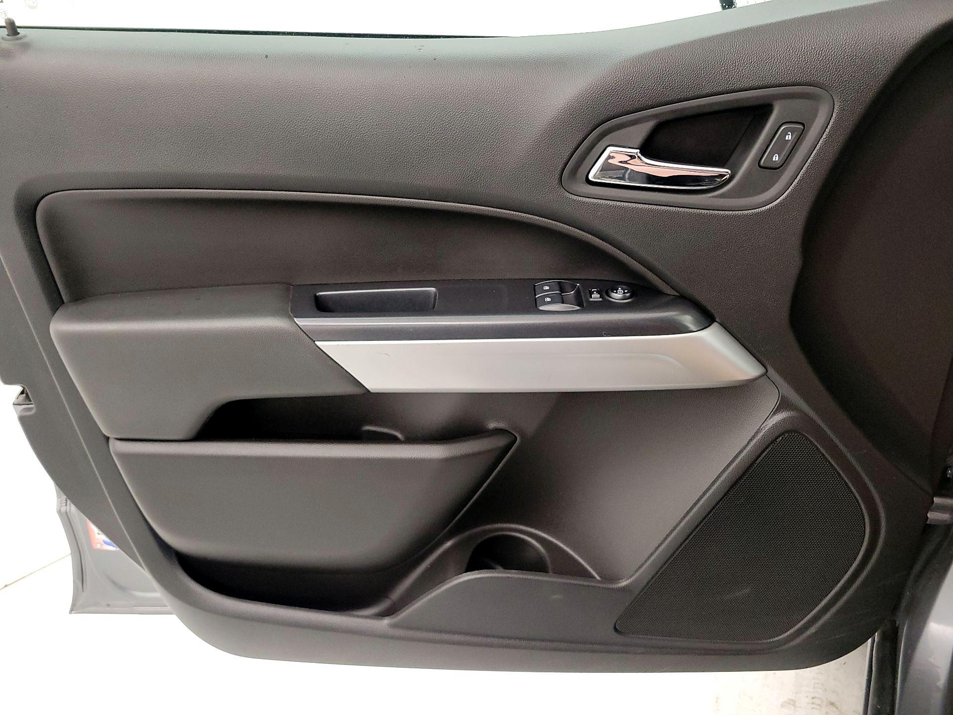 Thumbnail: 2022 Chevrolet Colorado - 12