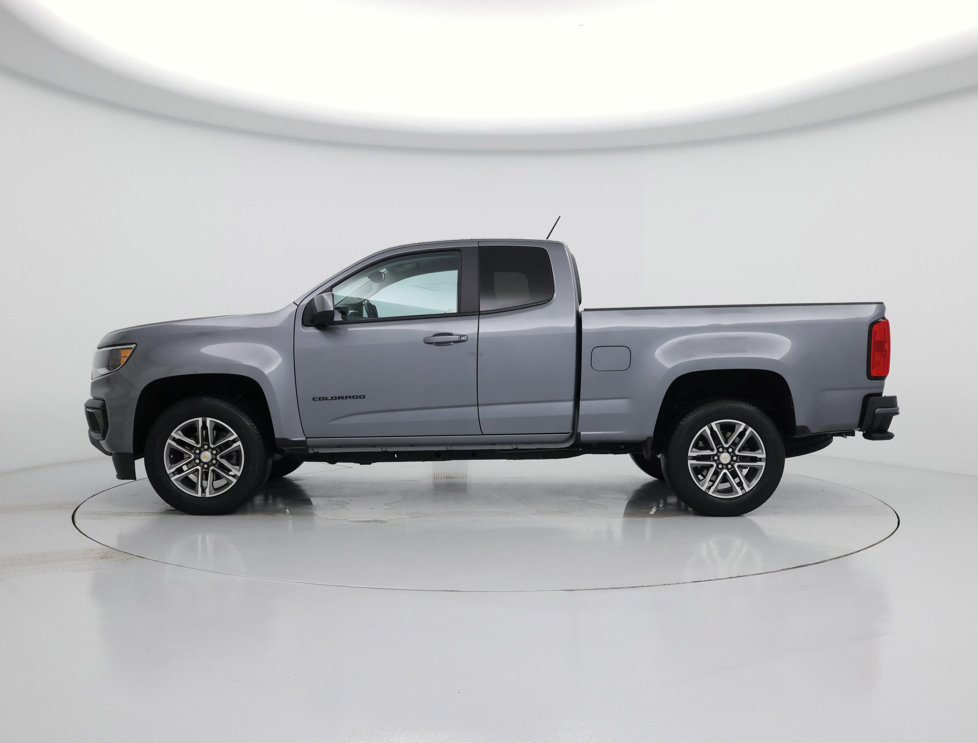 Thumbnail: 2022 Chevrolet Colorado - 3