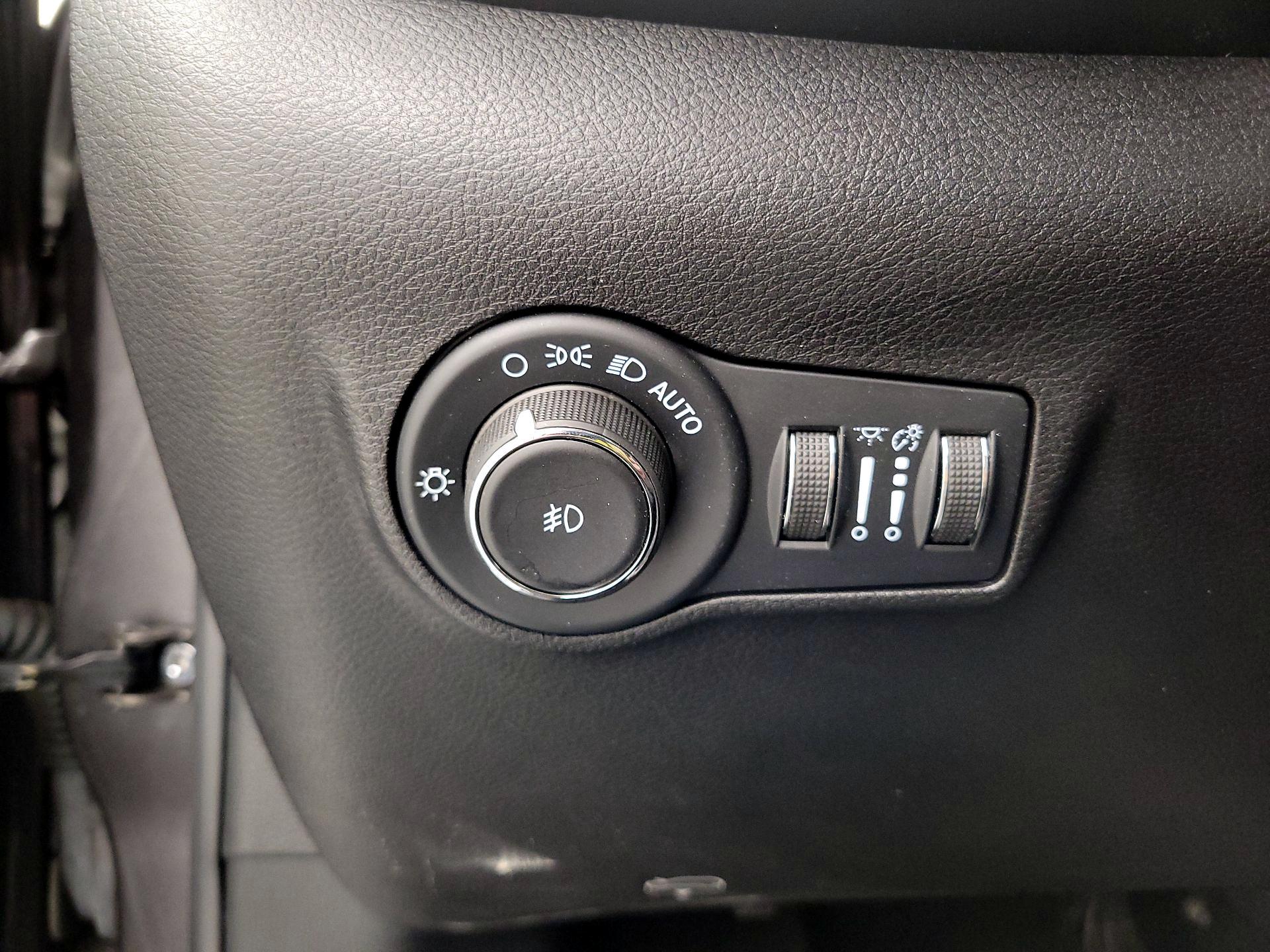 Thumbnail: 2022 Jeep Compass - 13