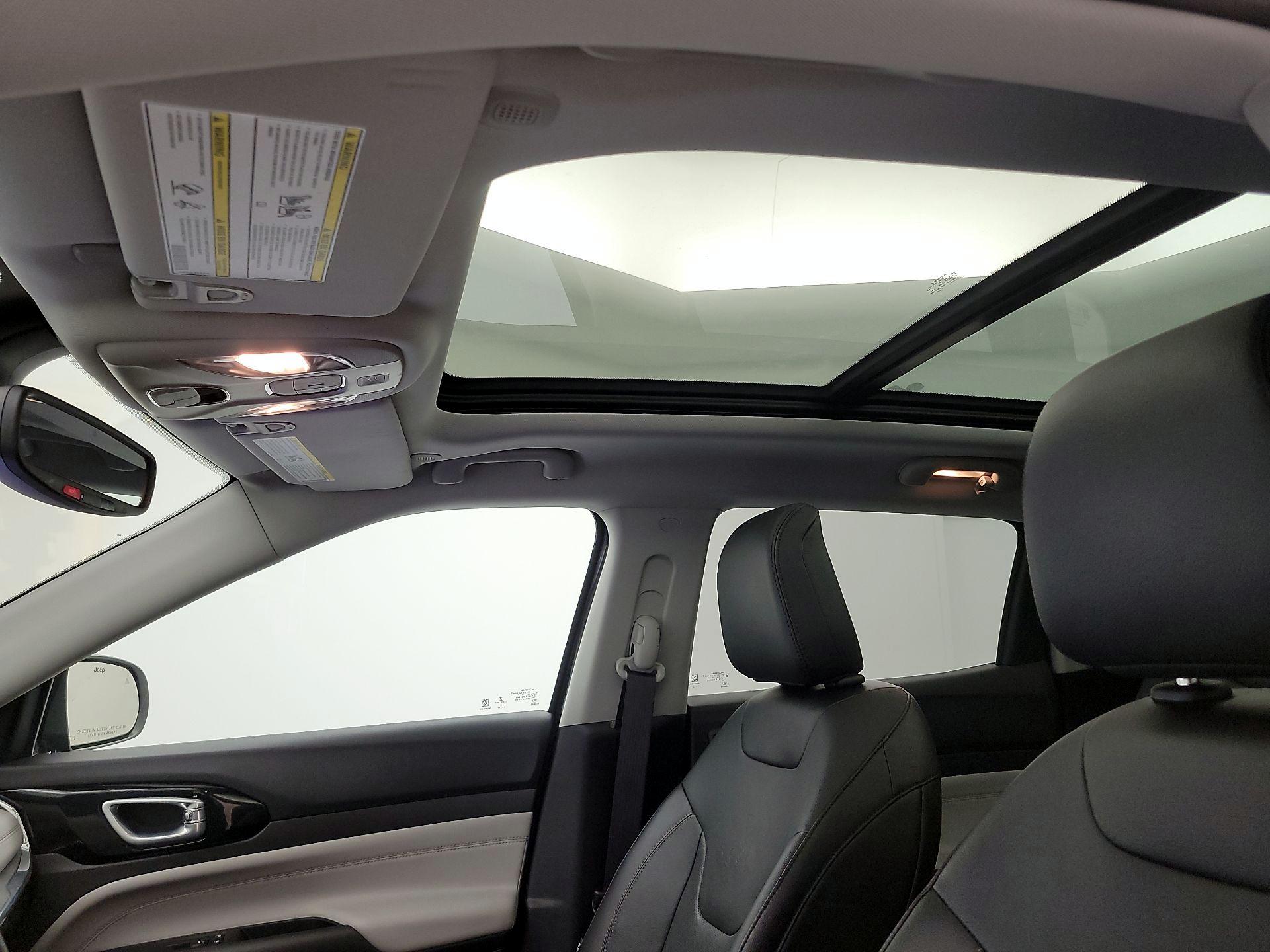 Thumbnail: 2022 Jeep Compass - 20