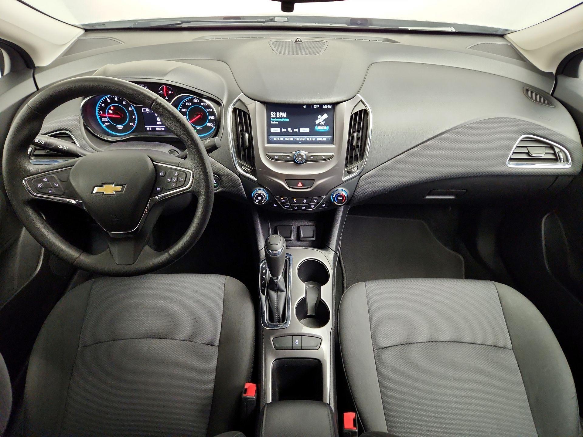 Thumbnail: 2018 Chevrolet Cruze - 9