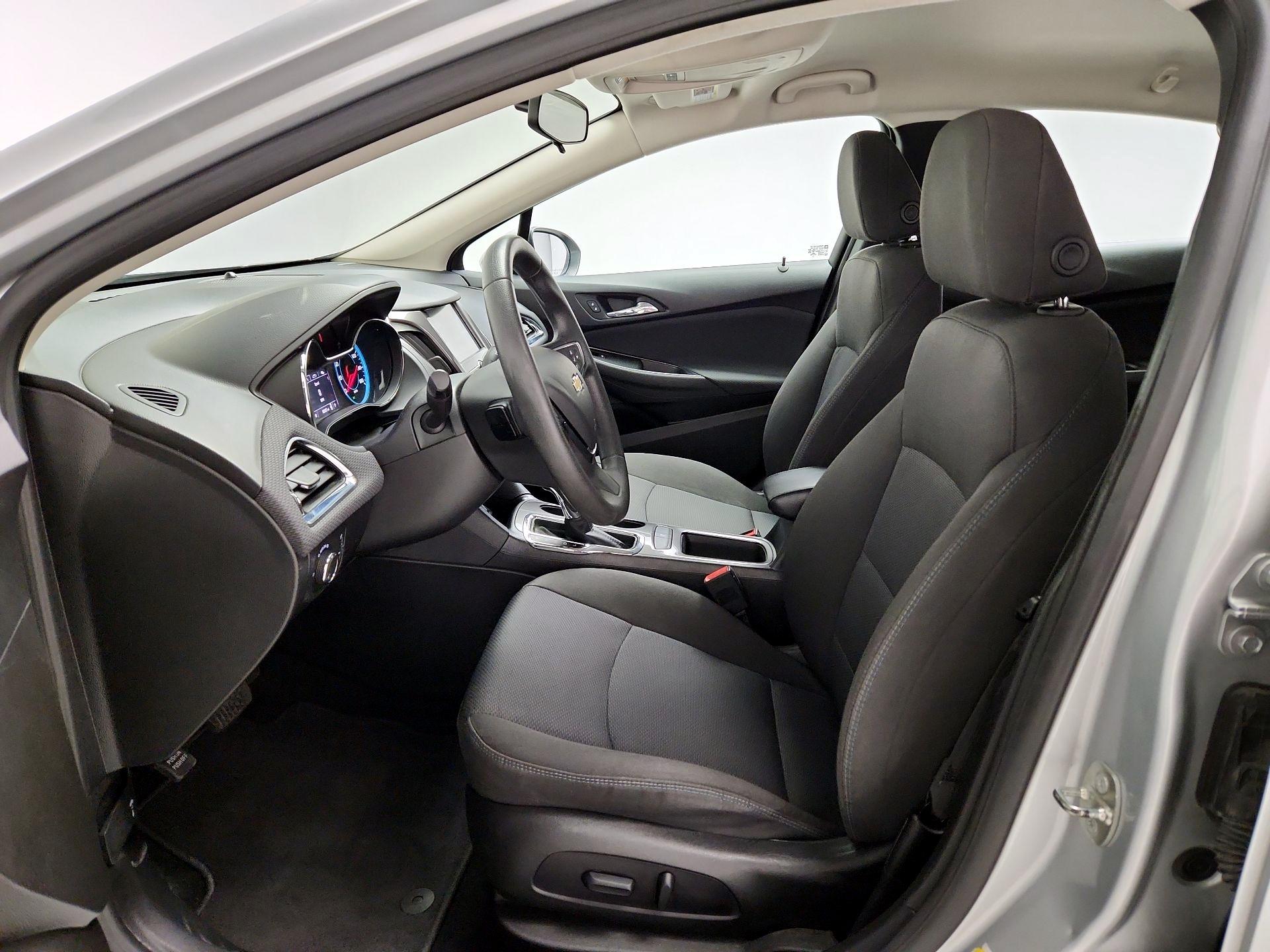 Thumbnail: 2018 Chevrolet Cruze - 11
