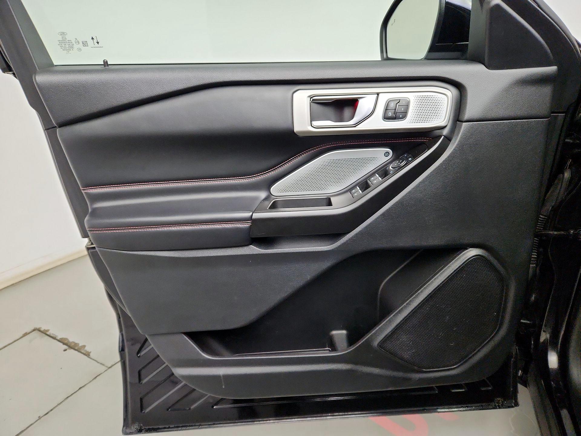 Thumbnail: 2020 Ford Explorer - 12