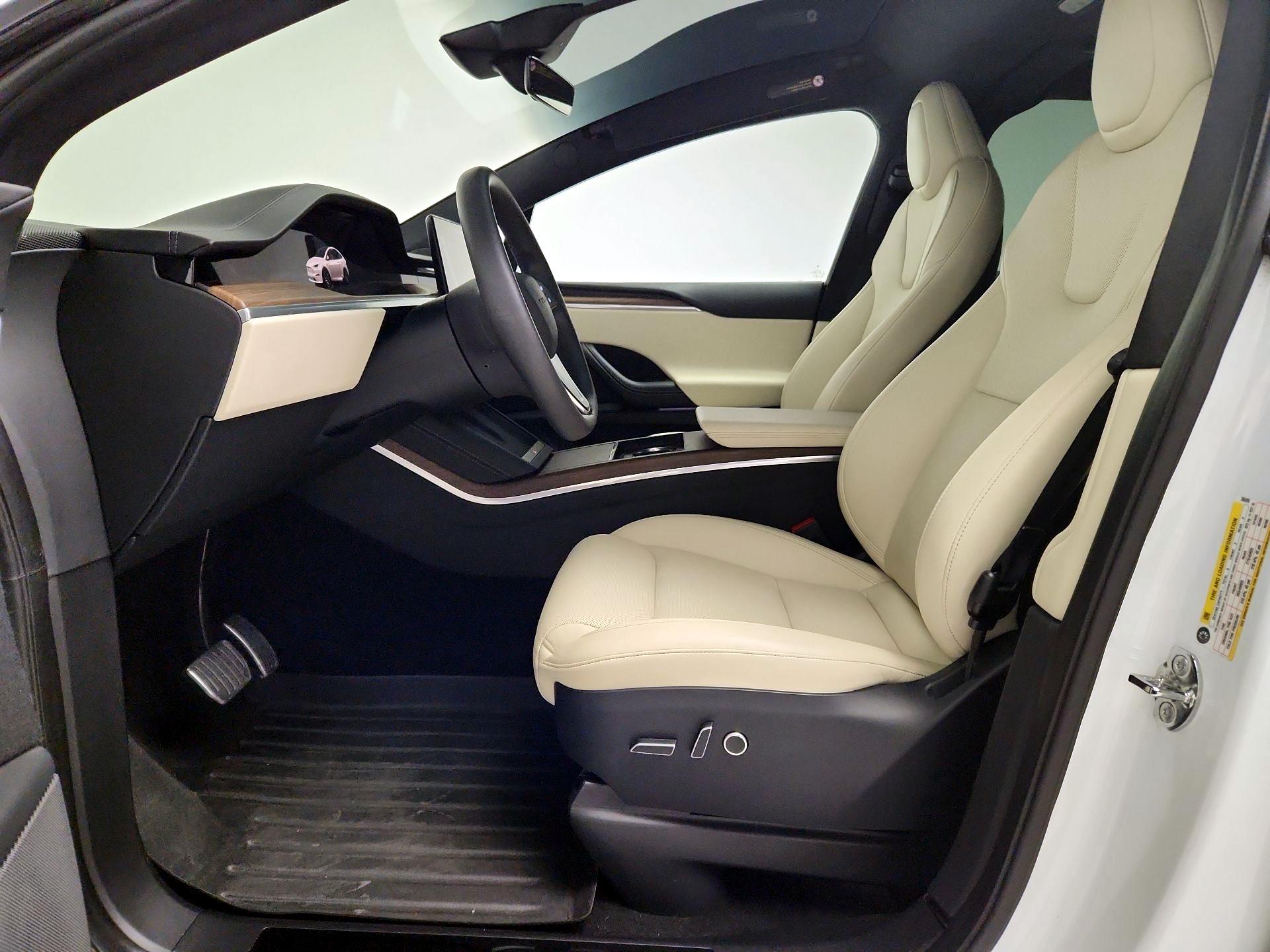 Thumbnail: 2023 Tesla Model X - 11