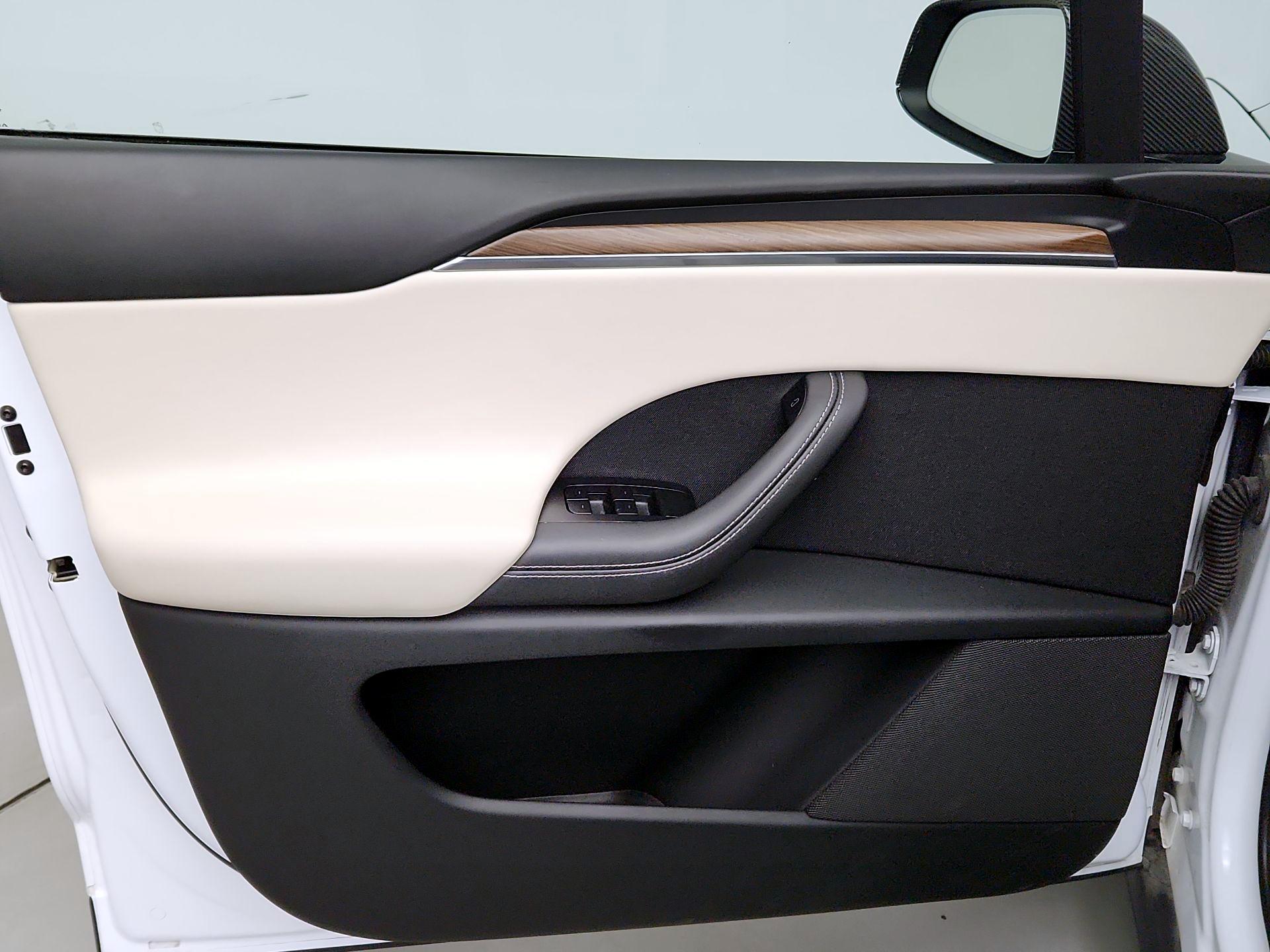 Thumbnail: 2023 Tesla Model X - 12