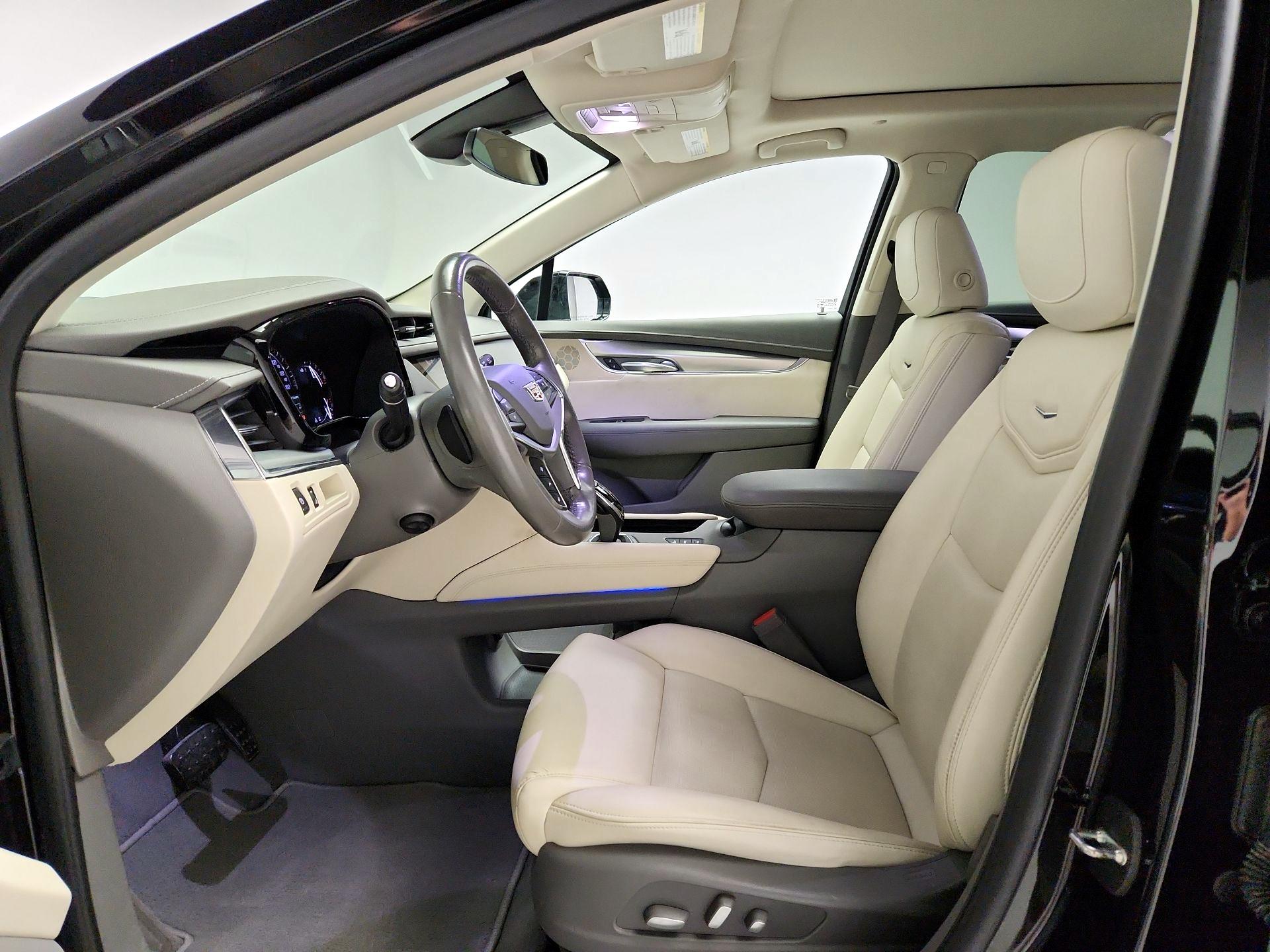 Thumbnail: 2019 Cadillac XT5 - 11