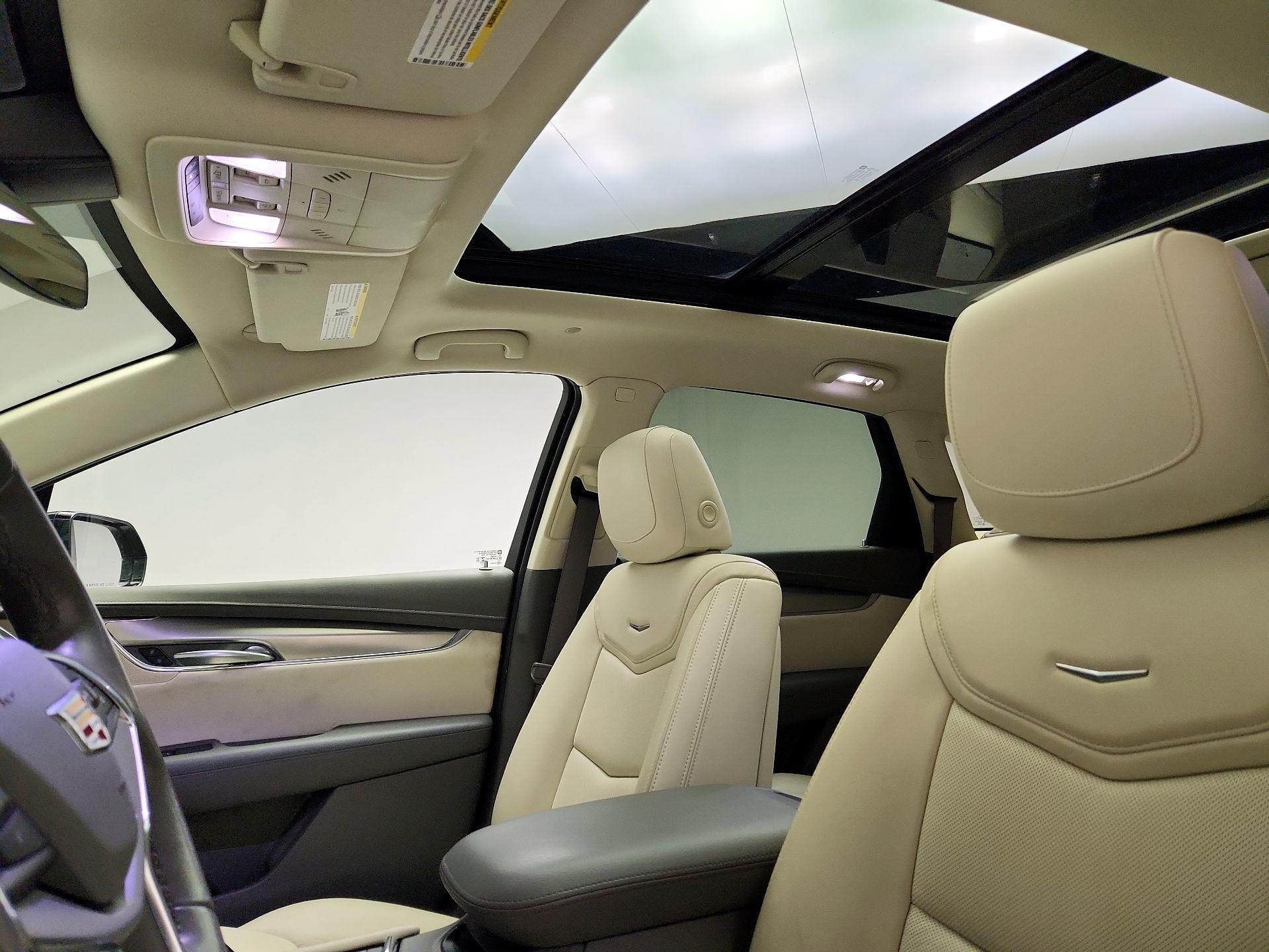 Thumbnail: 2019 Cadillac XT5 - 19