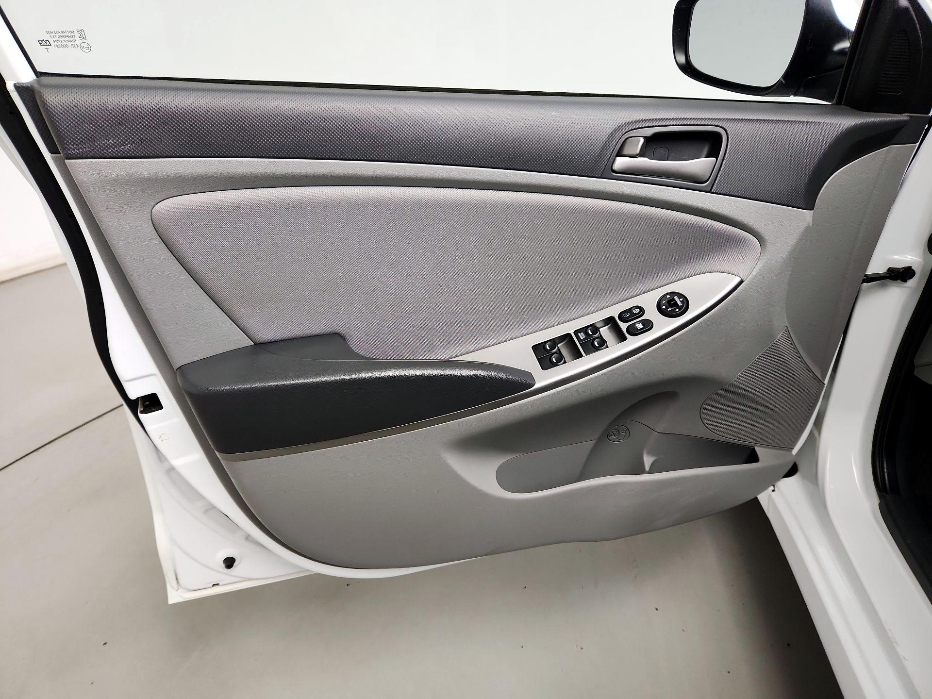 Thumbnail: 2016 Hyundai Accent - 12
