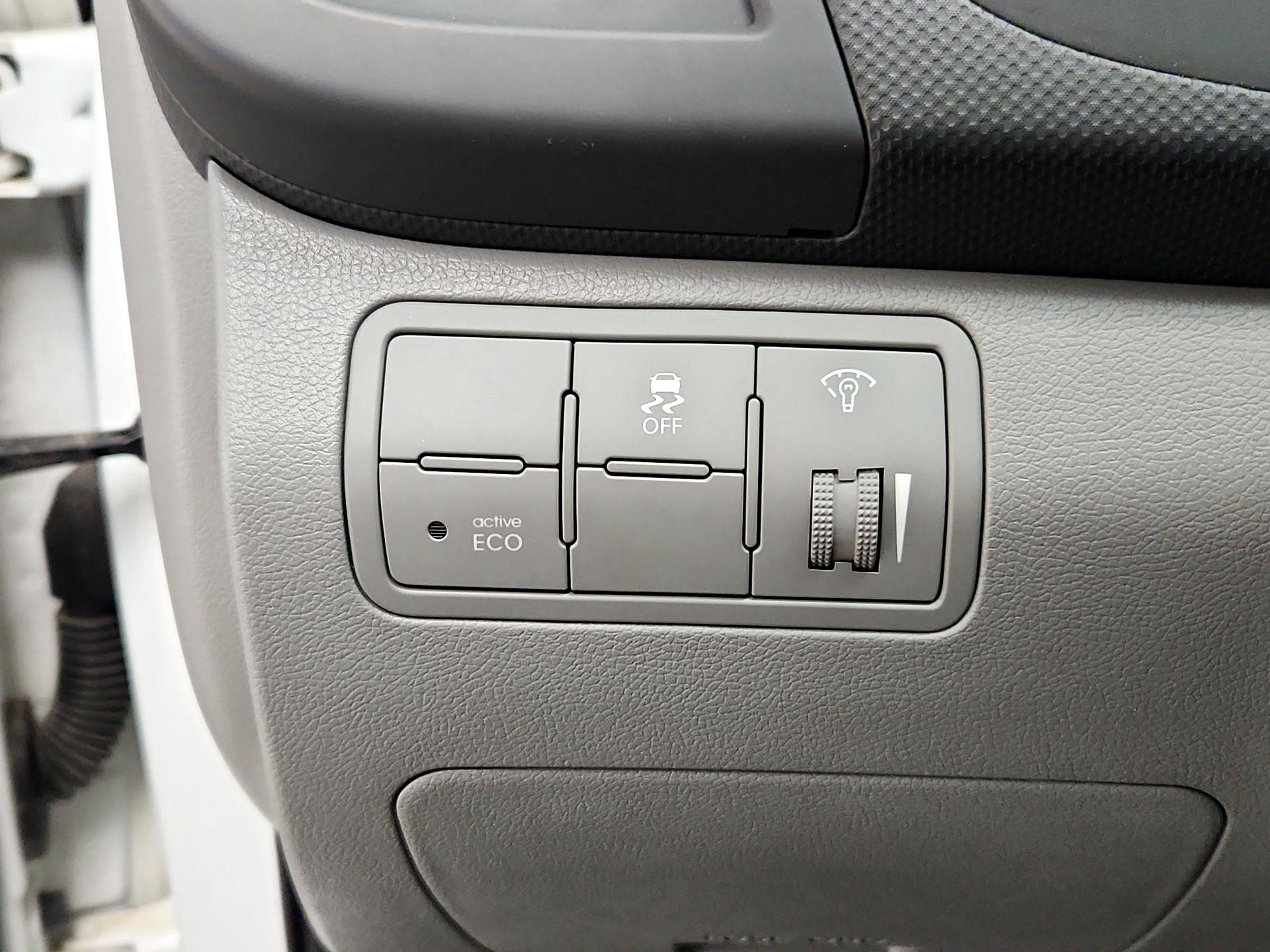 Thumbnail: 2016 Hyundai Accent - 13