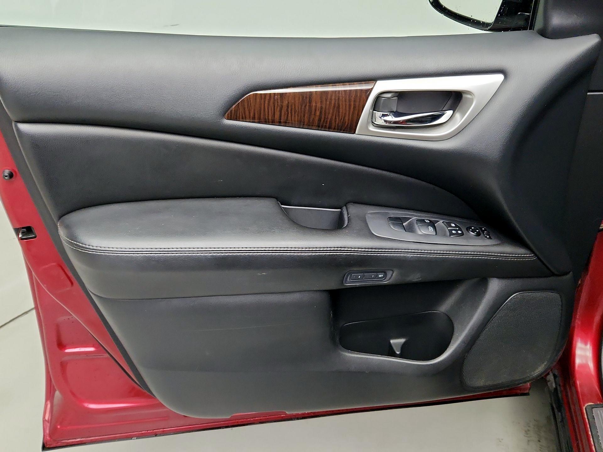 Thumbnail: 2014 Nissan Pathfinder - 12