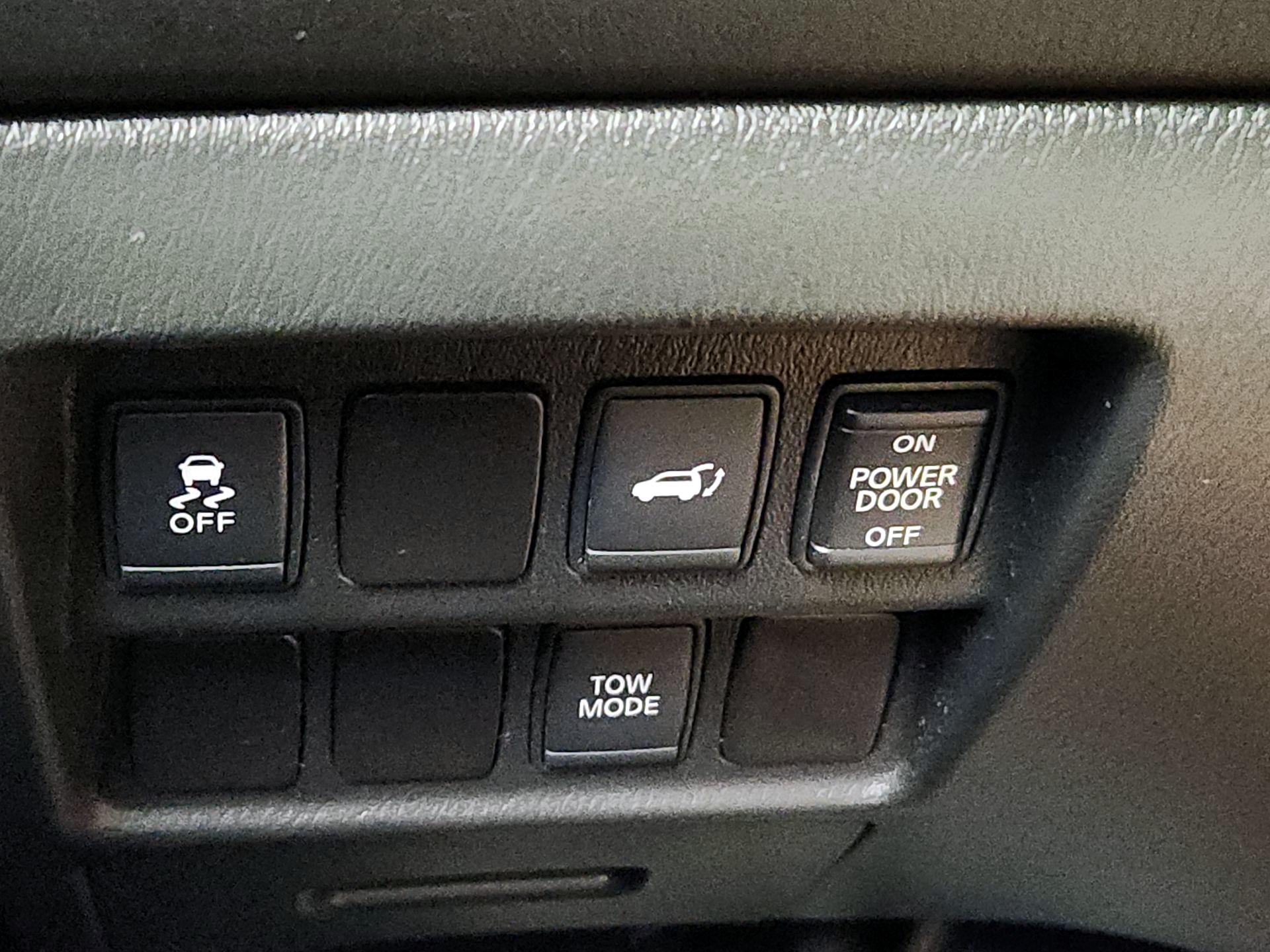 Thumbnail: 2014 Nissan Pathfinder - 13