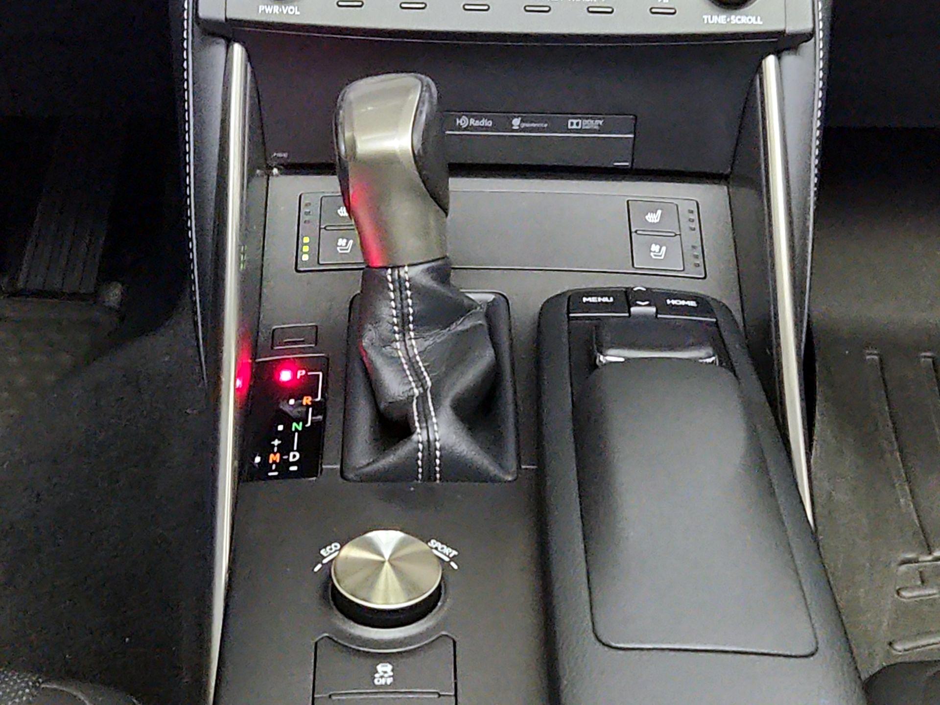 Thumbnail: 2016 Lexus IS - 18