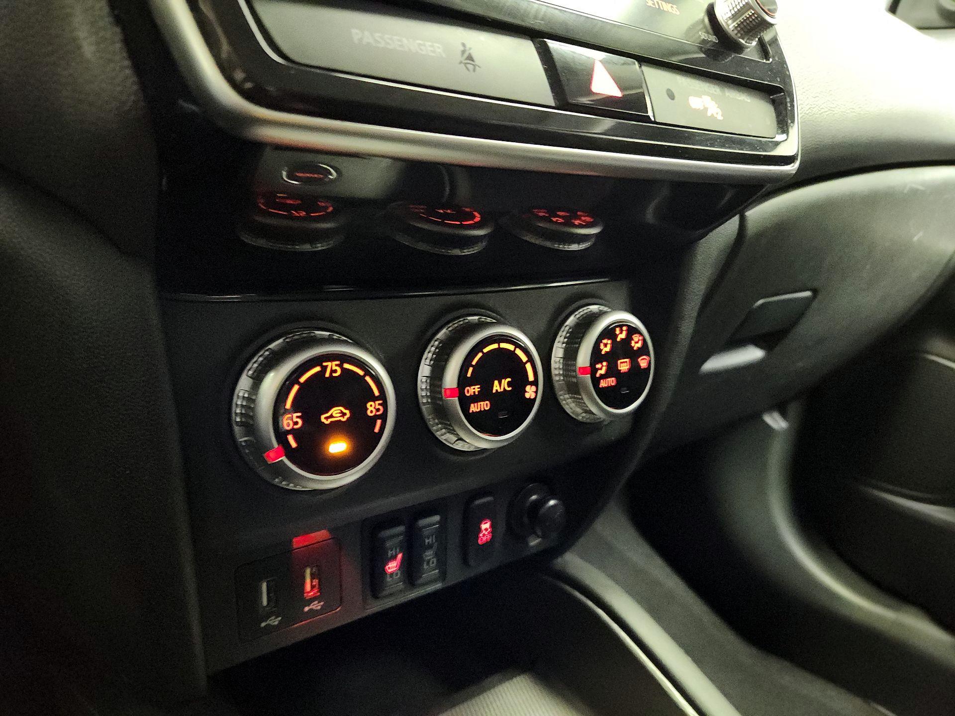 Thumbnail: 2020 Mitsubishi Outlander Sport - 16