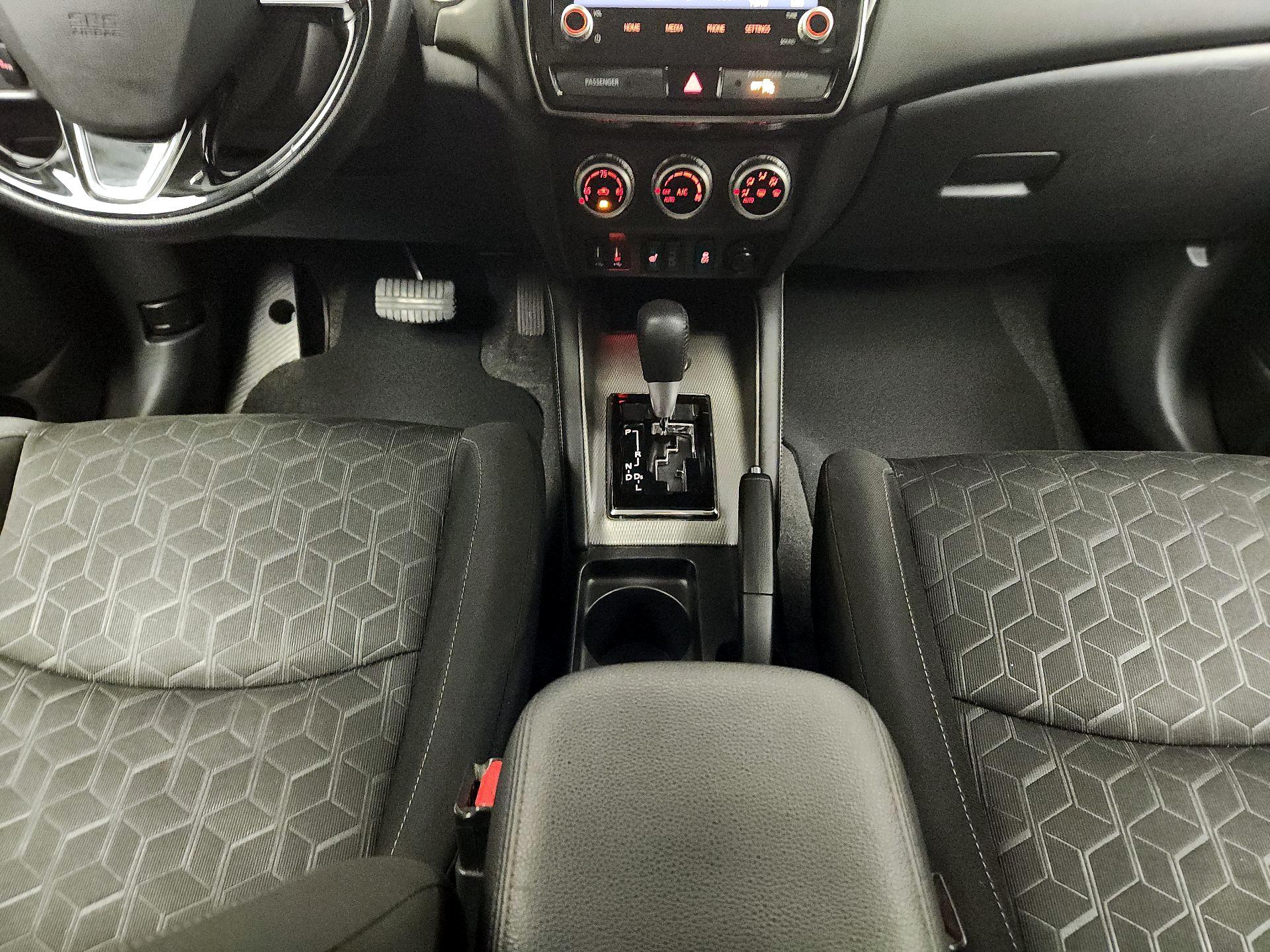 Thumbnail: 2020 Mitsubishi Outlander Sport - 17