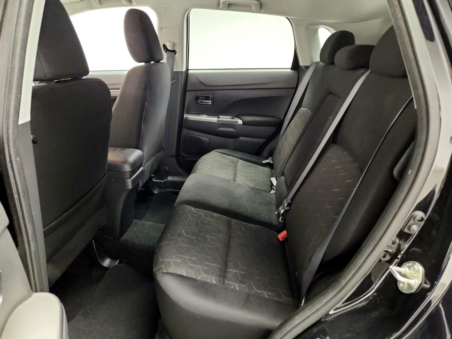Thumbnail: 2020 Mitsubishi Outlander Sport - 19