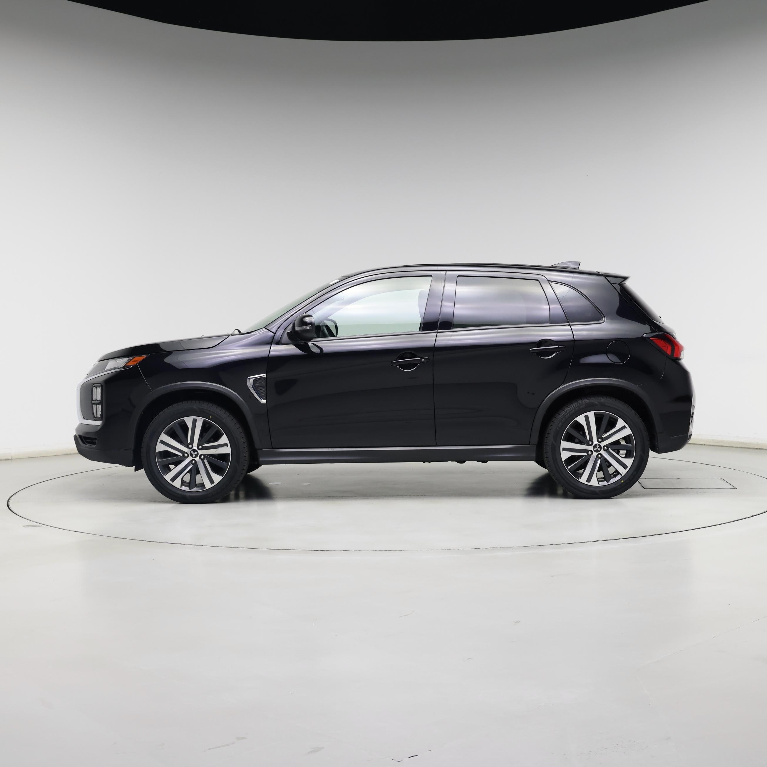 Thumbnail: 2020 Mitsubishi Outlander Sport - 3