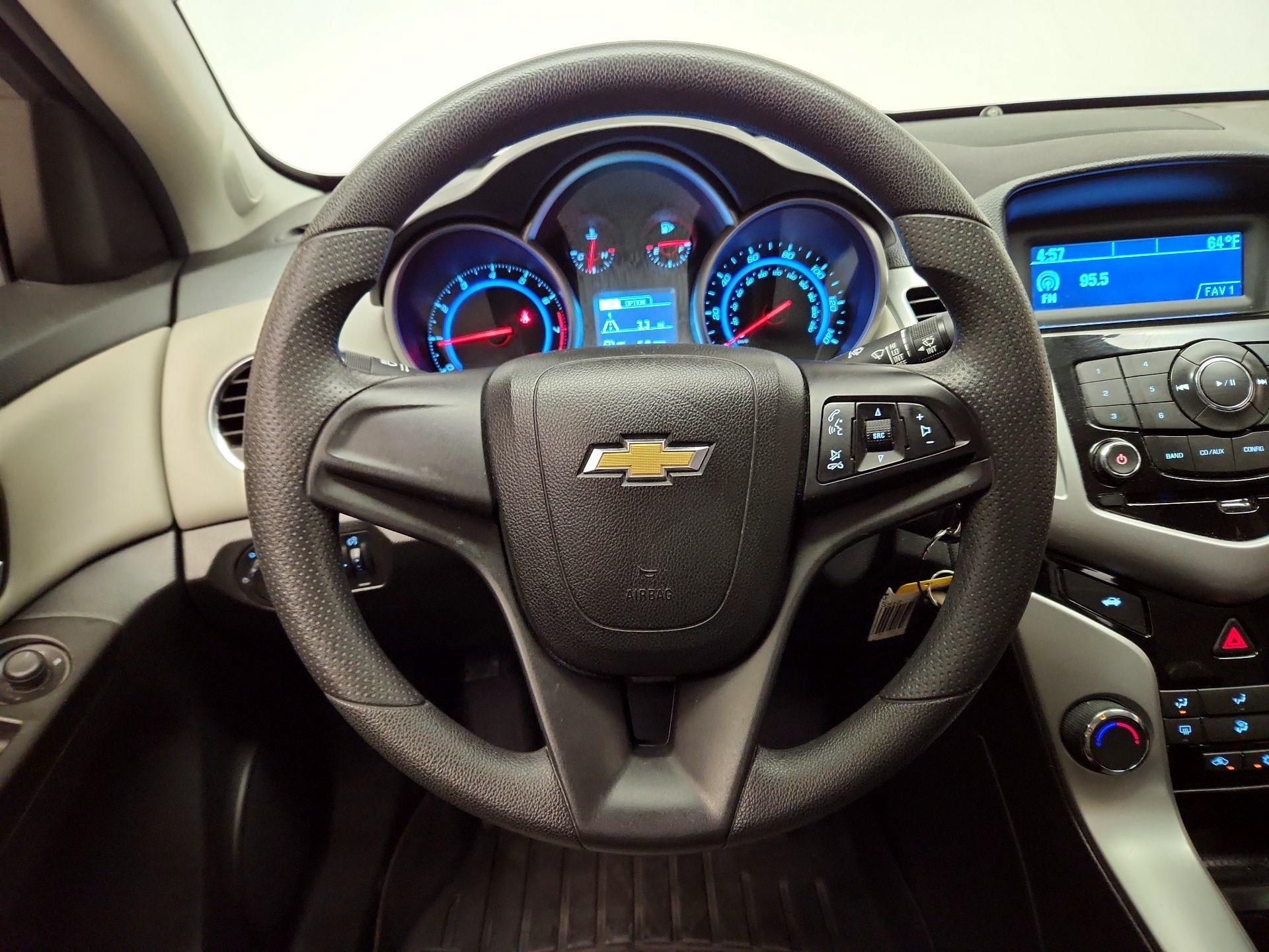 Thumbnail: 2016 Chevrolet Cruze - 10