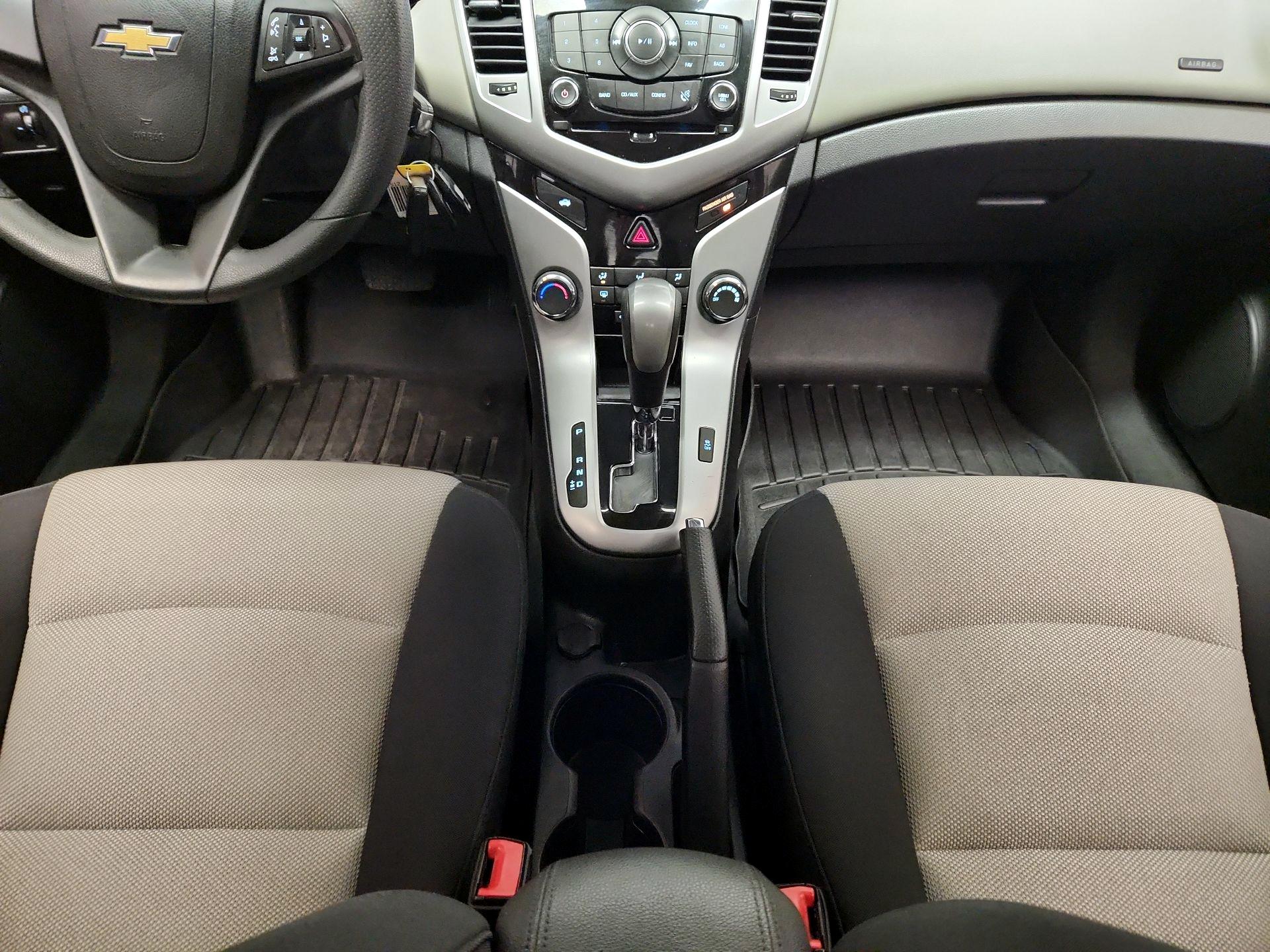 Thumbnail: 2016 Chevrolet Cruze - 16