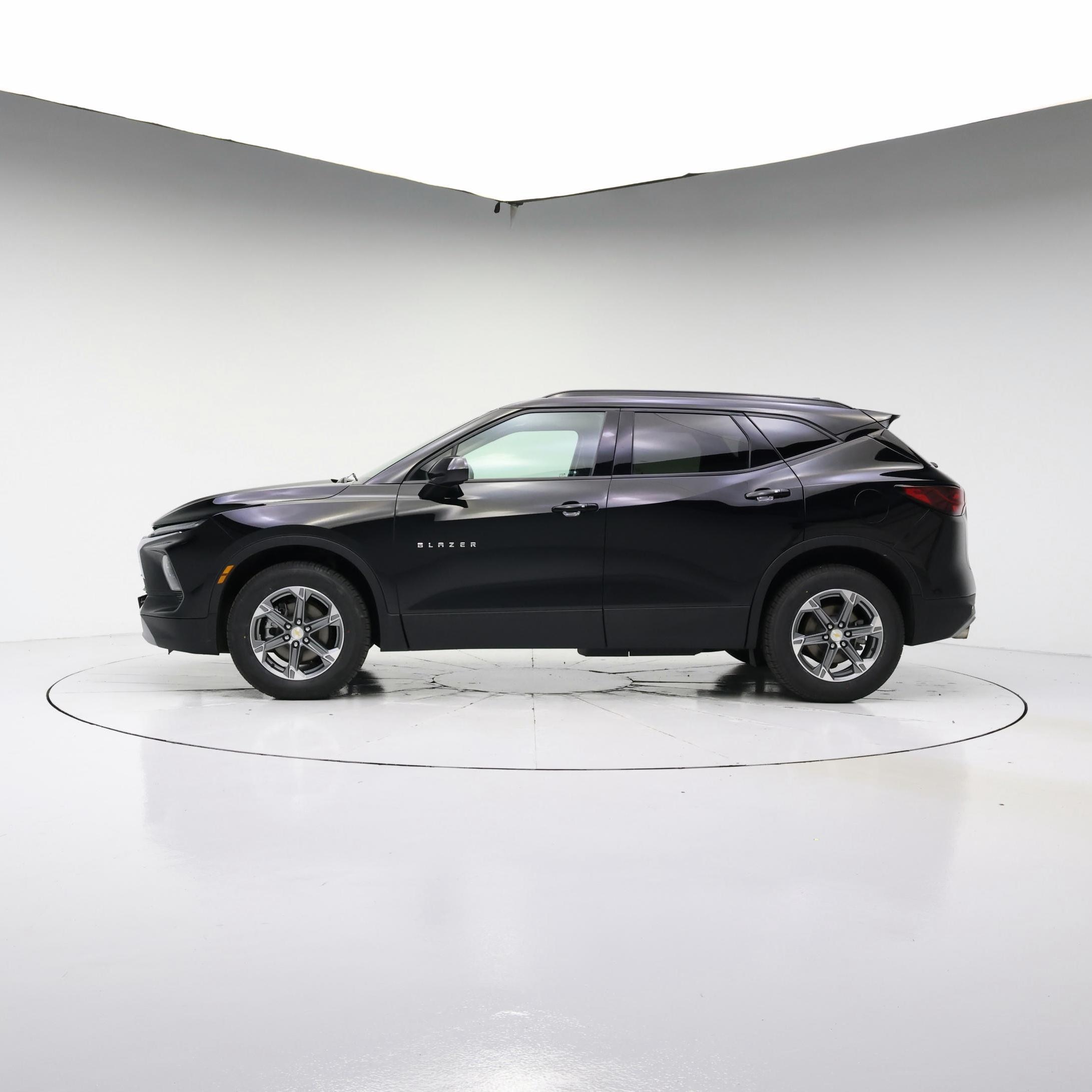 Thumbnail: 2023 Chevrolet Blazer - 3