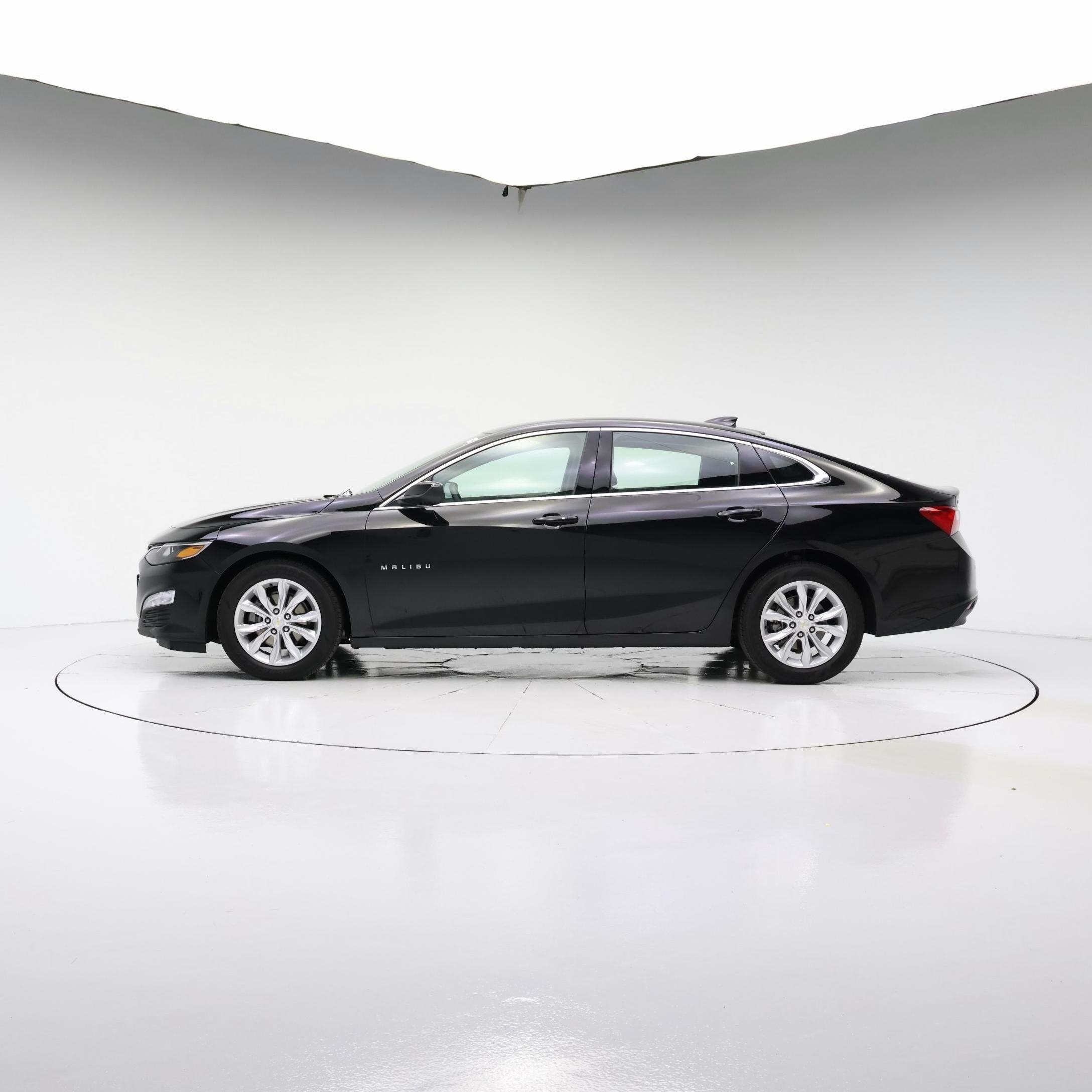 Thumbnail: 2024 Chevrolet Malibu - 3