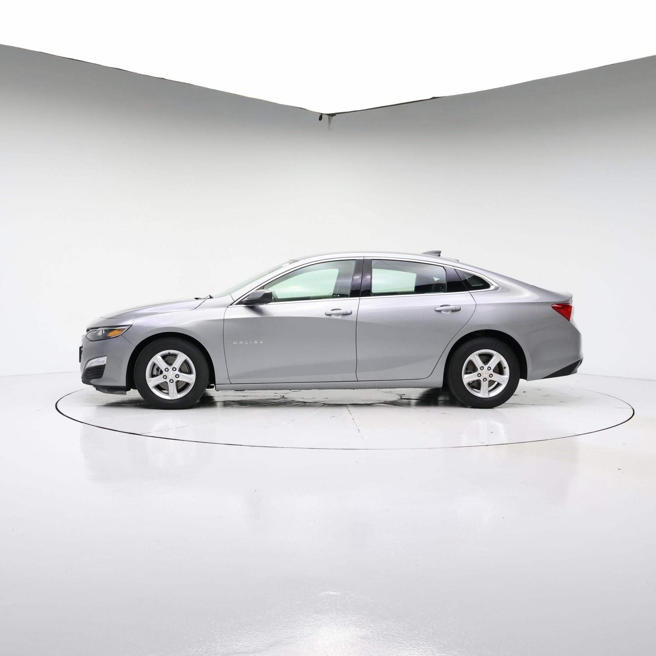Thumbnail: 2023 Chevrolet Malibu - 3
