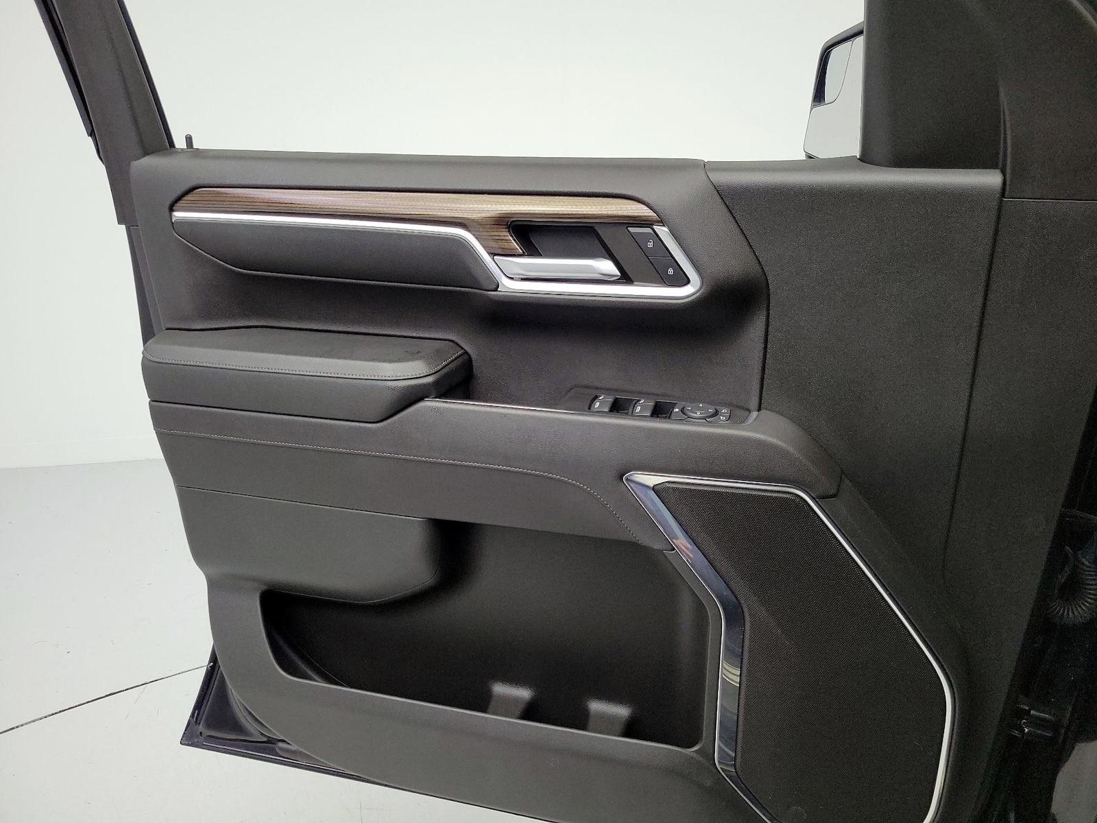 2023 Chevrolet Silverado 1500 LT - Photo 13
