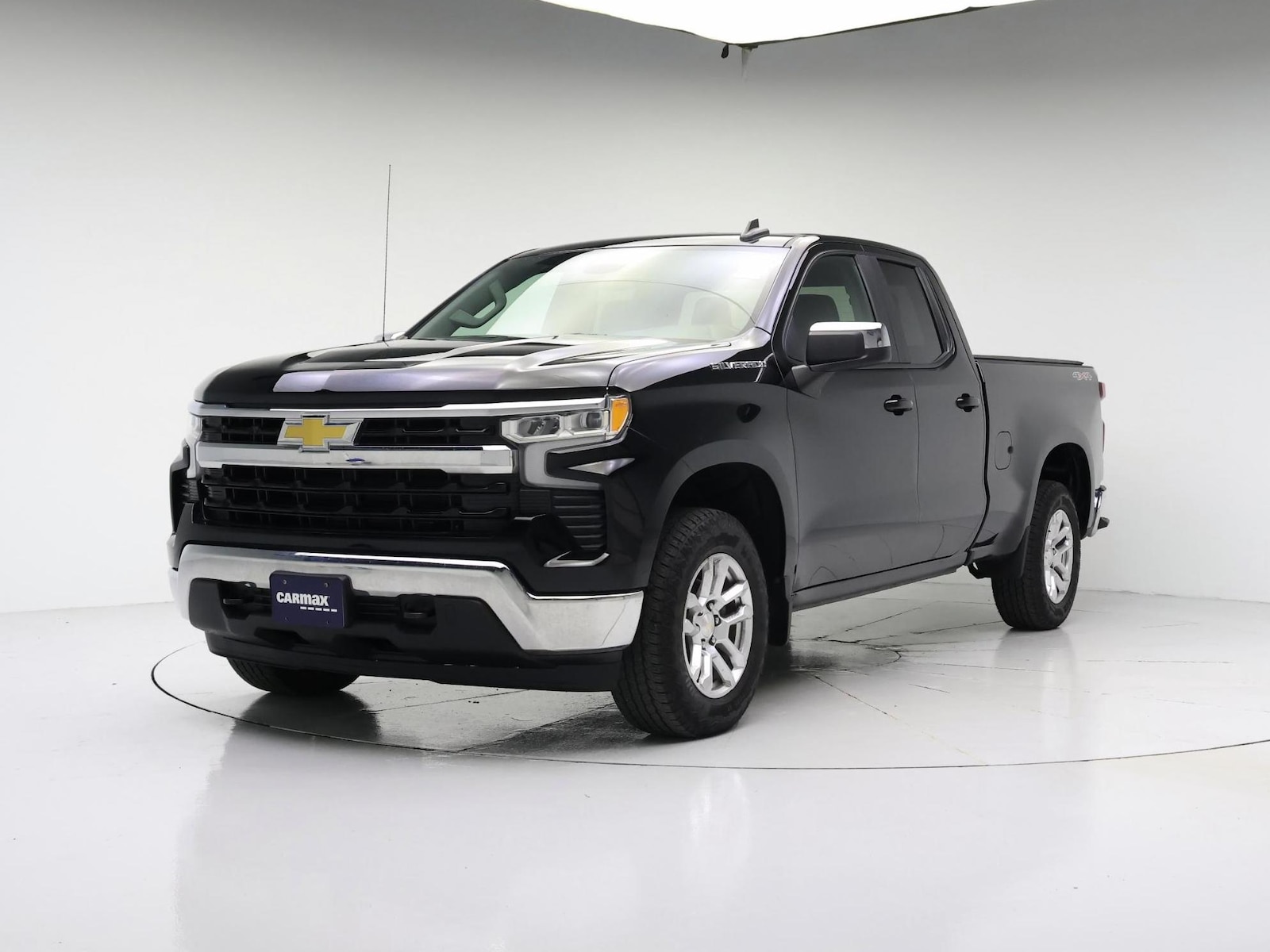 2023 Chevrolet Silverado 1500 LT - Photo 5