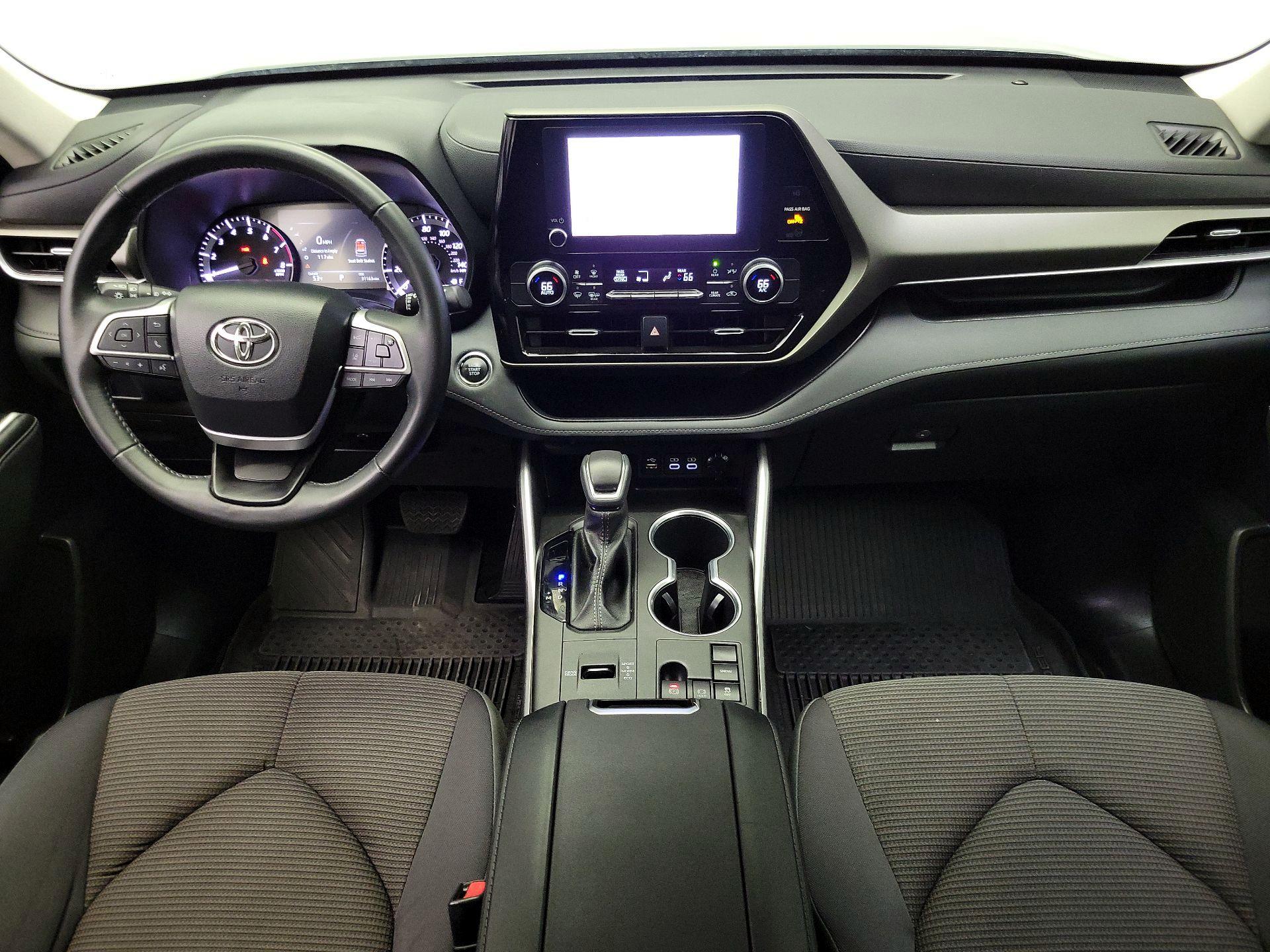 Thumbnail: 2023 Toyota Highlander - 9