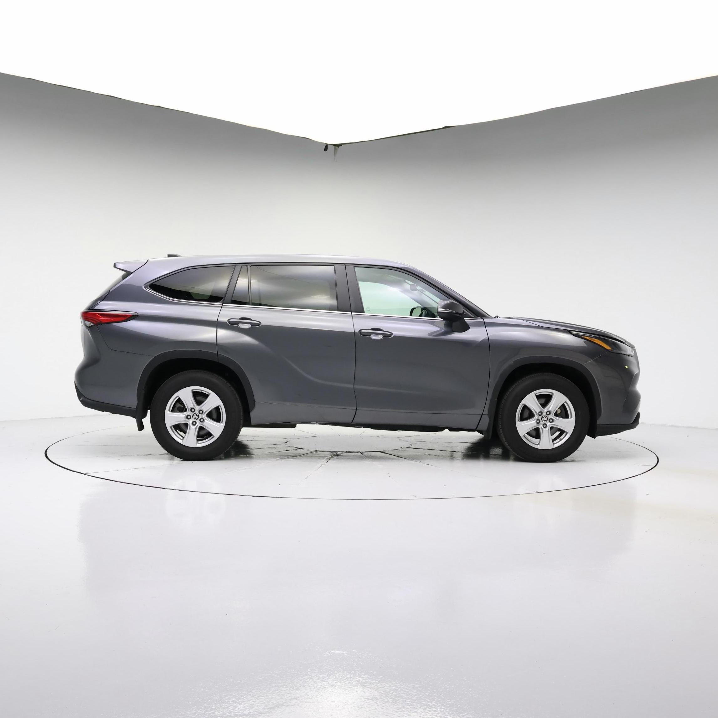 Thumbnail: 2023 Toyota Highlander - 7