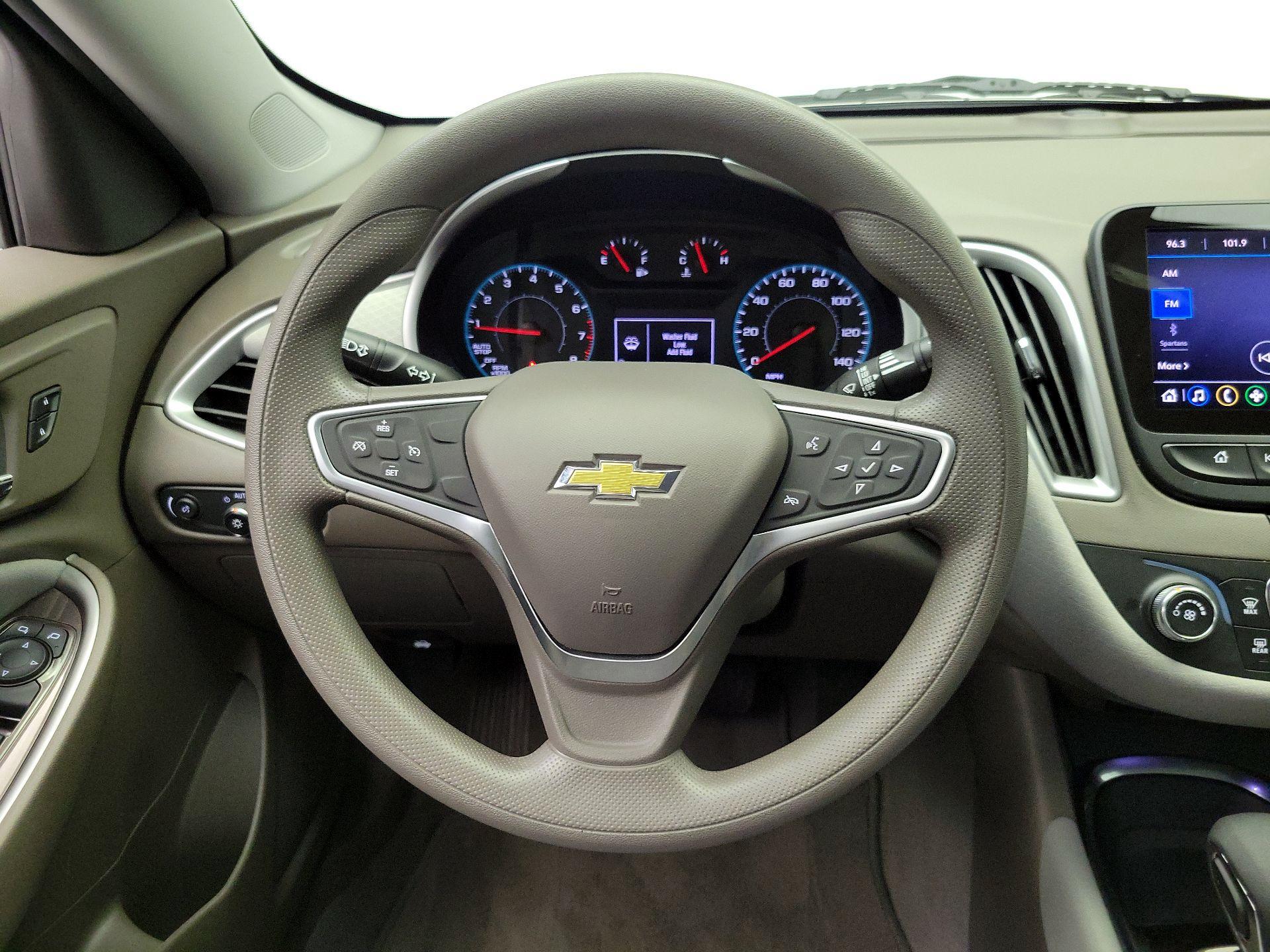 Thumbnail: 2022 Chevrolet Malibu - 10