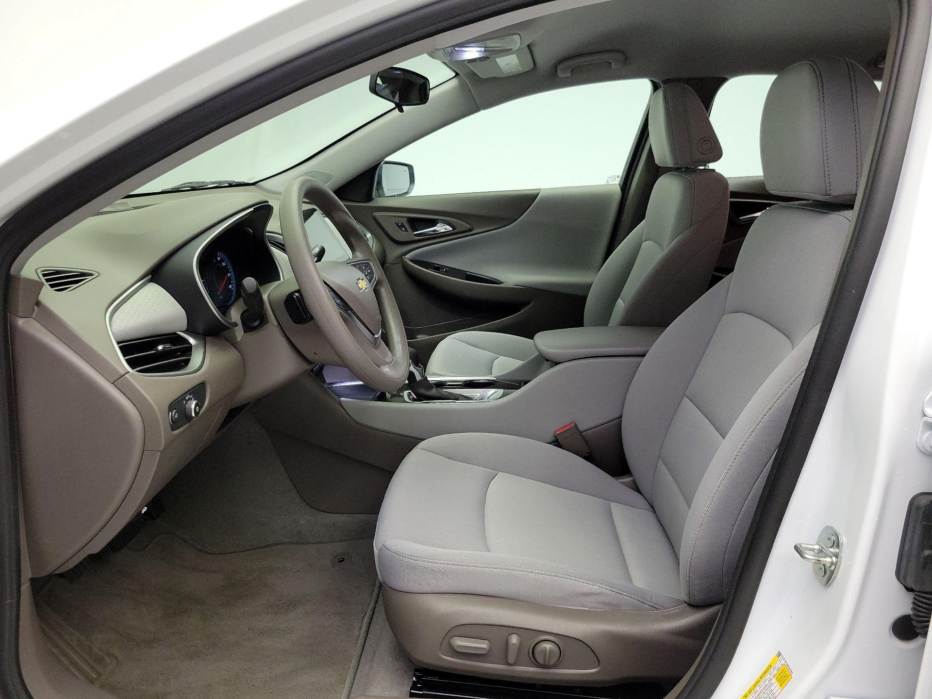 Thumbnail: 2022 Chevrolet Malibu - 11