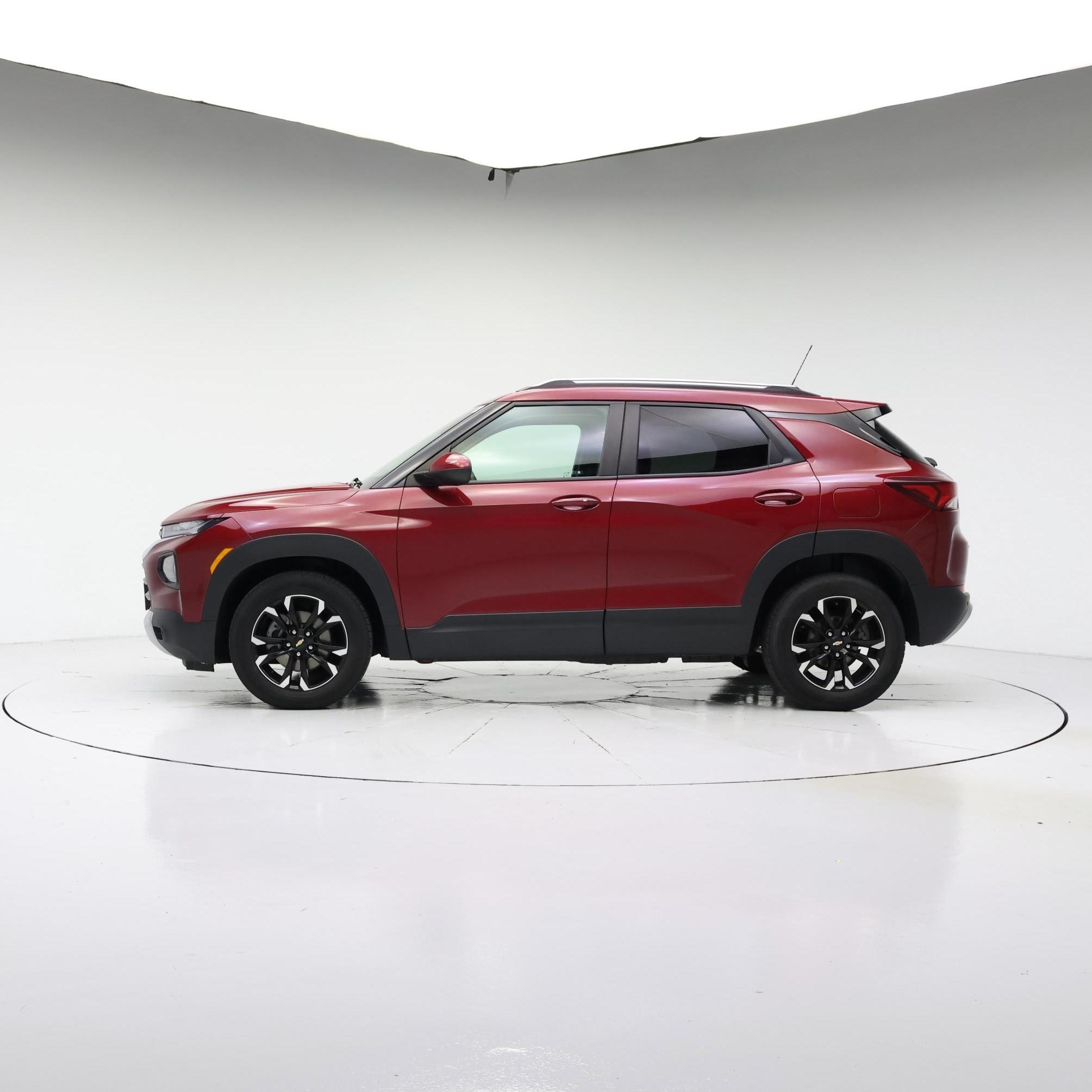 Thumbnail: 2021 Chevrolet TrailBlazer - 3